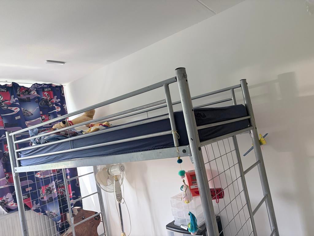 Stevig metalen hoogslaper - ideaal voor kleine kamers, Huis en Inrichting, Slaapkamer | Stapelbedden en Hoogslapers, Ophalen, Gebruikt