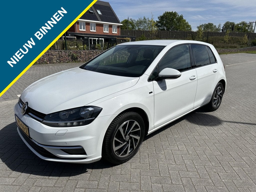 Volkswagen Golf 1.0 TSI Highline (bj 2018), Gebruikt, Wit, Bedrijf, Handgeschakeld