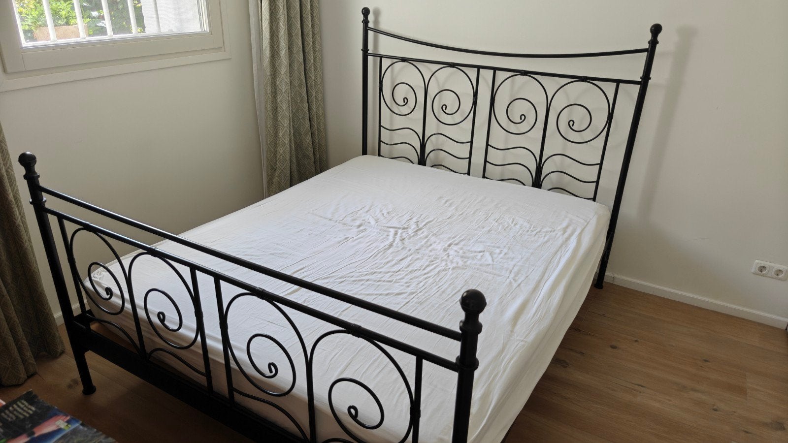 Tweepersoonsbed met matras en lattenbodem Ikea, Ophalen, Gebruikt, Klassiek, Romantisch, Industrieel, Zwart