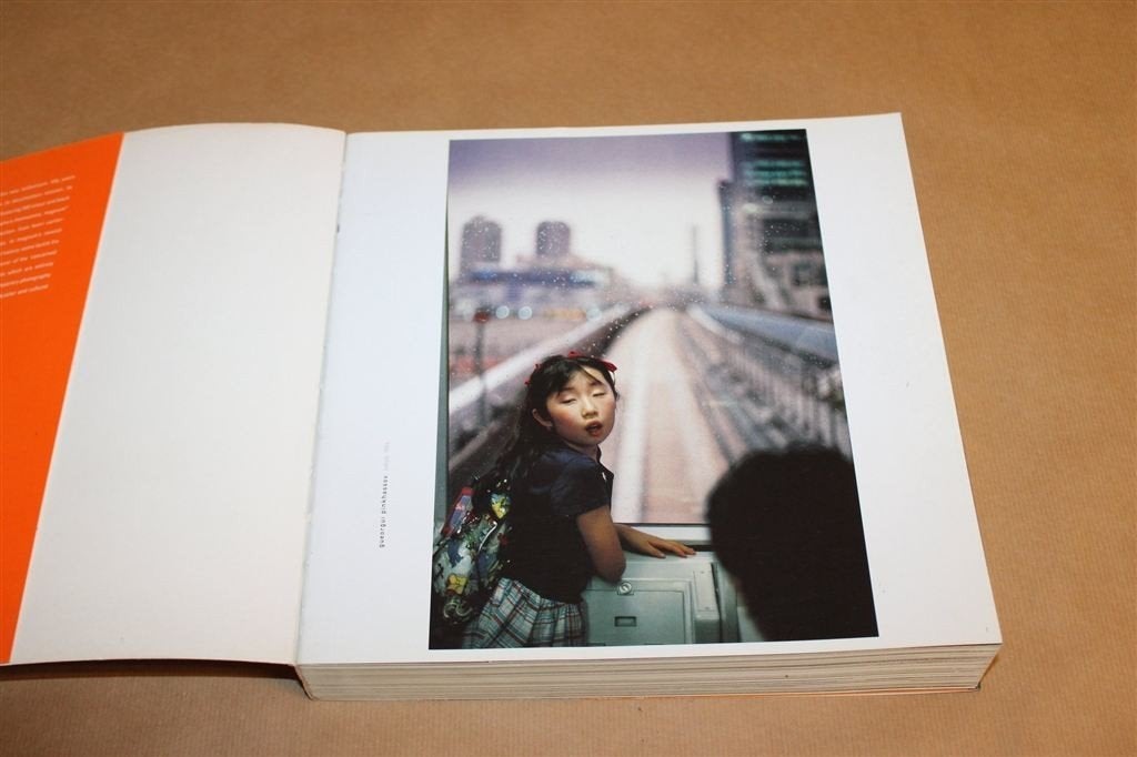Magnum — Fotojournalistiek Jaren 80 en 90, Dik Fotoboek, Ophalen of Verzenden, Gelezen, Fotografen