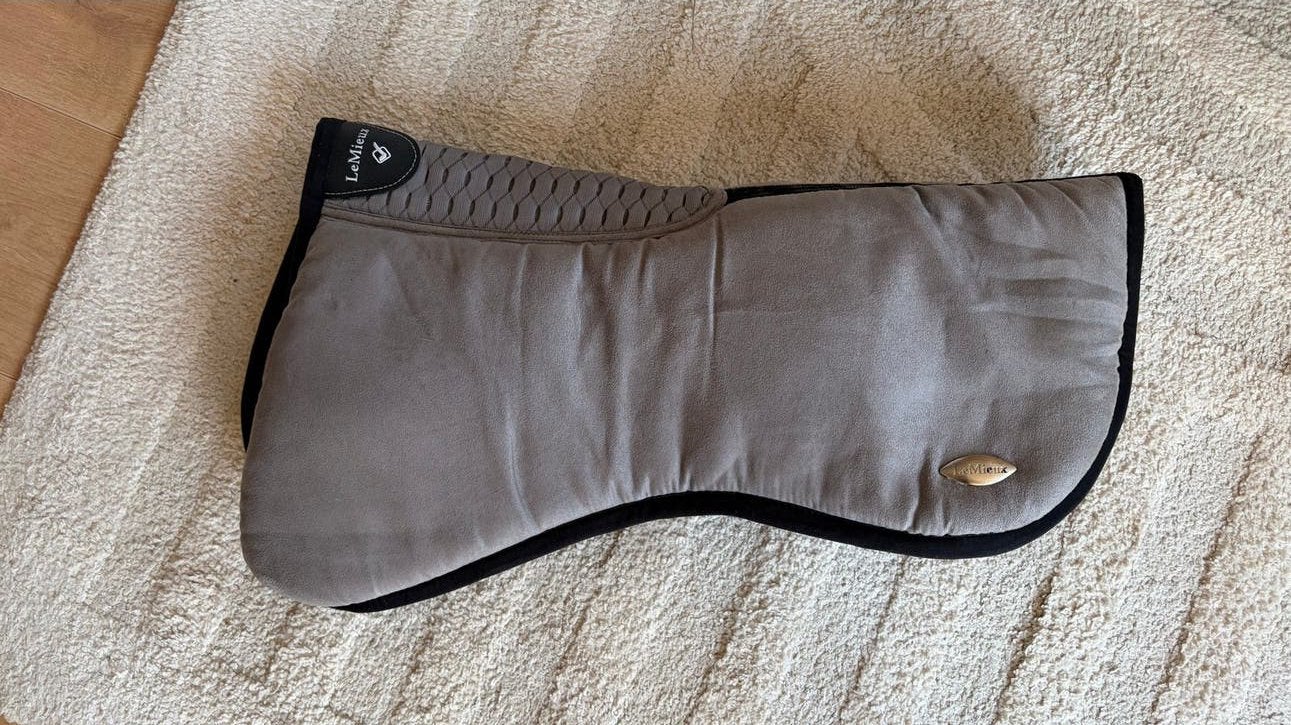 Onderlegger LeMieux Wither Relief Memory Foam, Full (L), Ophalen of Verzenden, Zo goed als nieuw, Grijs