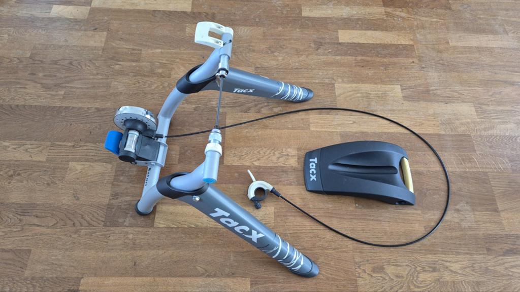 Tacx Satori Stripes T1868 fietstrainer met draagtas, Sport en Fitness, Wielrennen, Ophalen, Zo goed als nieuw, Overige typen