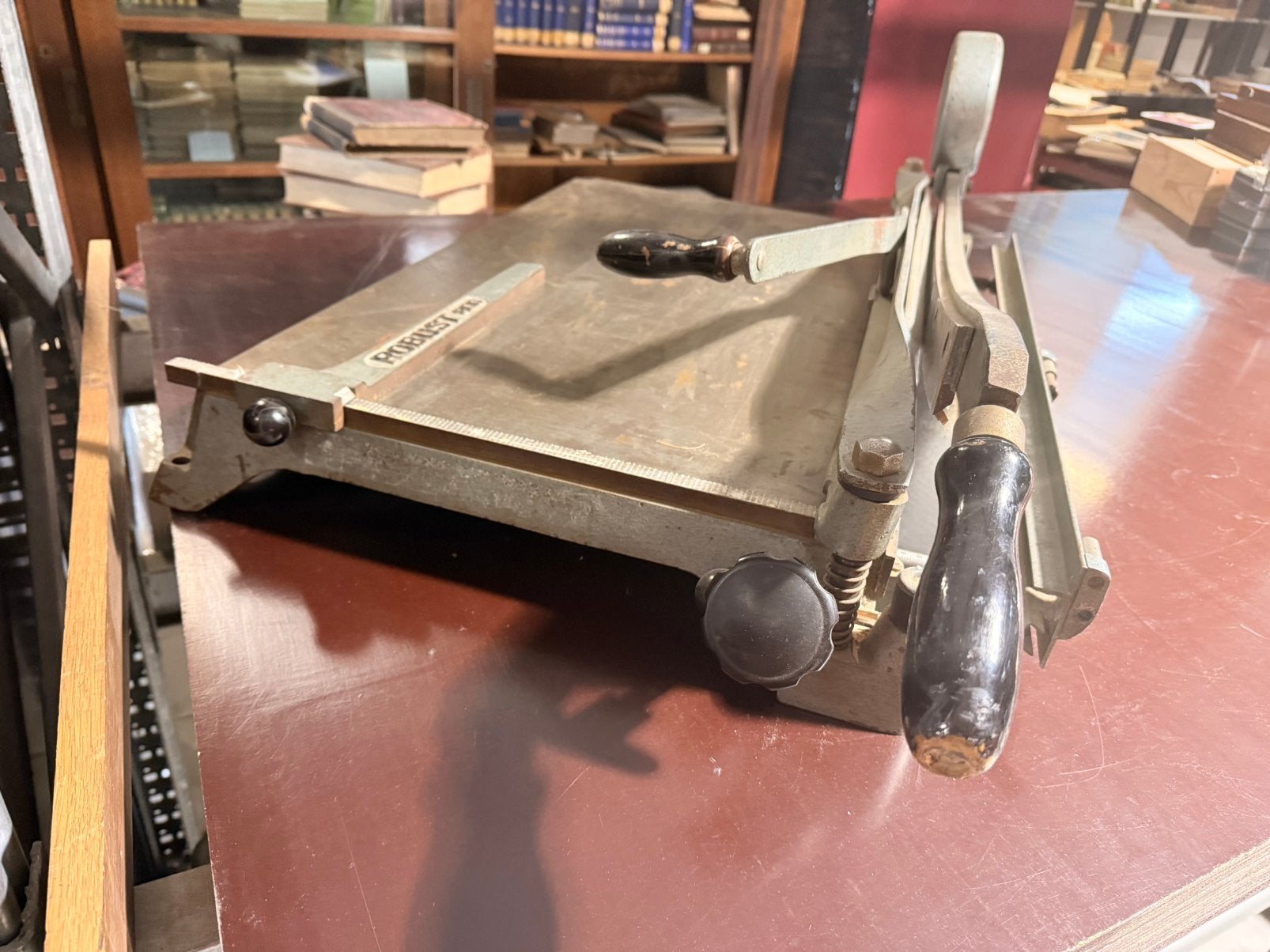 Robuuste antieke papiersnijder - Robust 600, Antiek en Kunst, Antiek | Gereedschap en Instrumenten, Ophalen