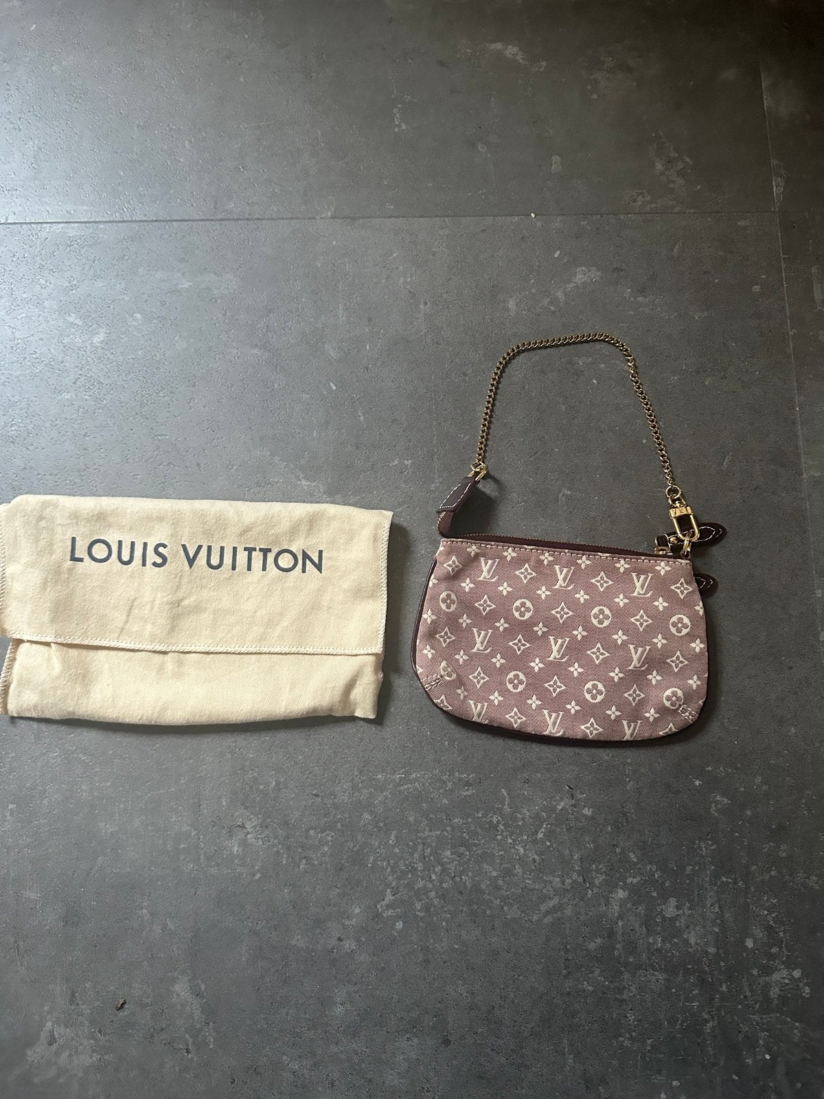 Louis Vuitton Pochette Accessoires Monogram Canvas, Ophalen of Verzenden, Zo goed als nieuw, Bruin, Schoudertasje