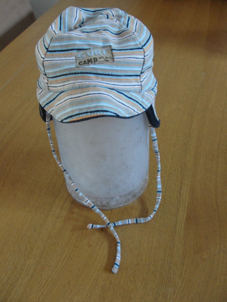 Zomermutsje met nekbescherming en touwtjes. 41cm, Jongen of Meisje, Ophalen of Verzenden, 122 t/m 128, Pet