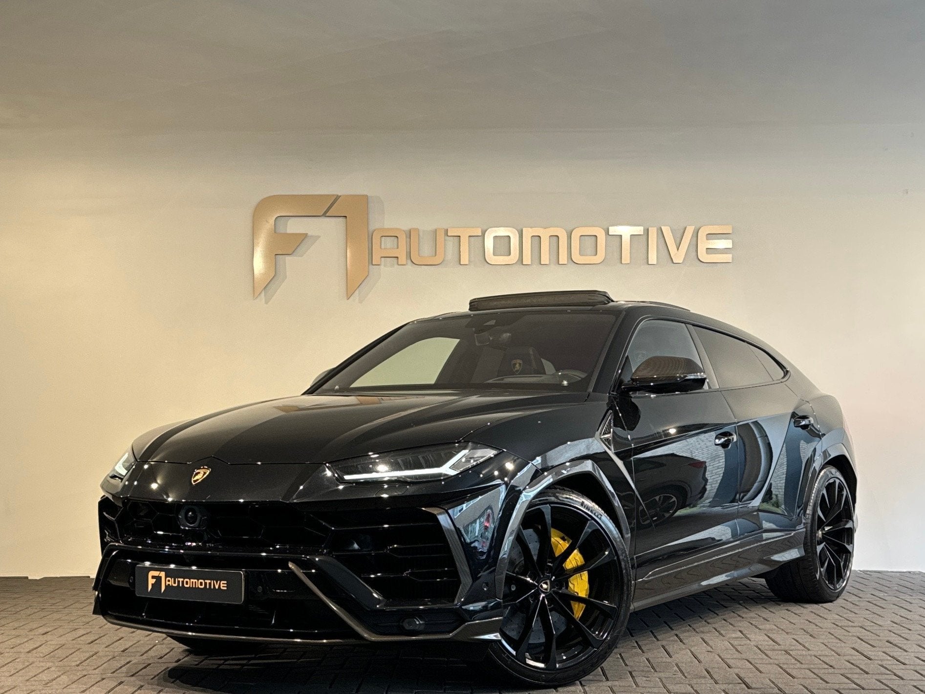 Lamborghini Urus 4.0 V8 Pano|Carbon|B&O 3D|Massage|Memory, Auto's, Automaat, Dealer onderhouden, Urus, Gebruikt