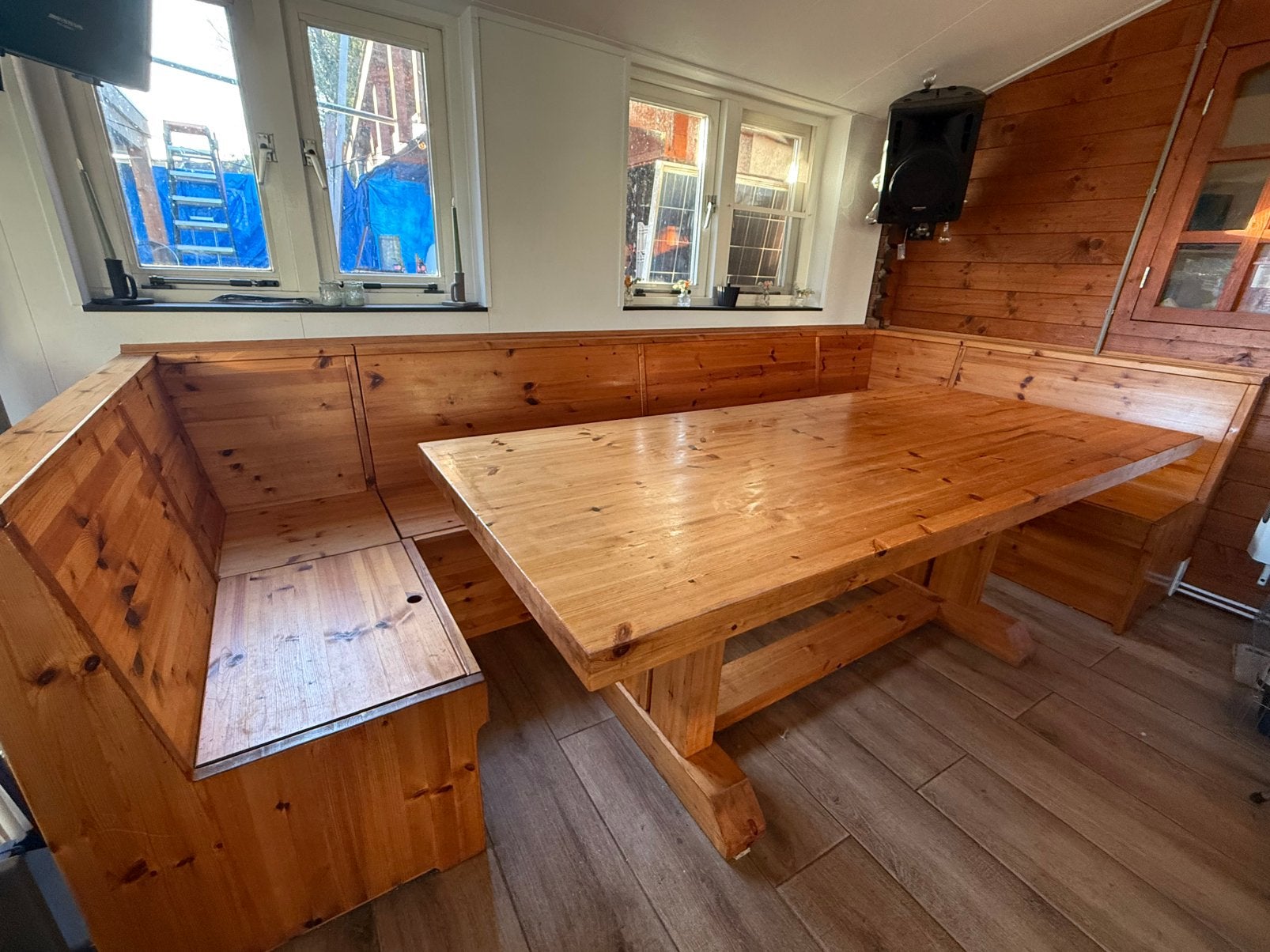 Houten eethoek in oosterijkse stijl, Huis en Inrichting, Ophalen, Zo goed als nieuw