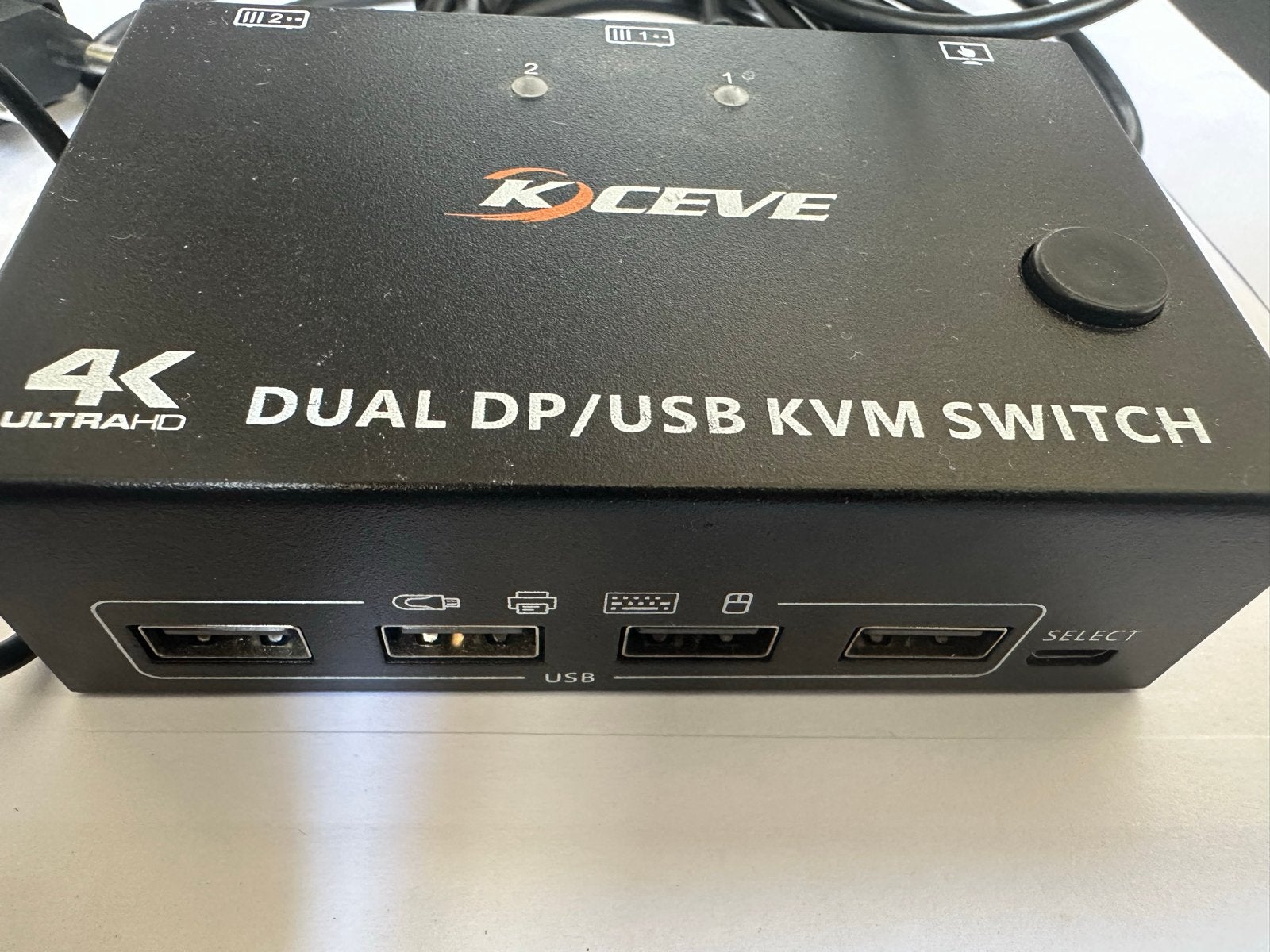 KCEVE 4K Dual DP/USB KVM Switch, Computers en Software, Overige Computers en Software, Ophalen, Zo goed als nieuw