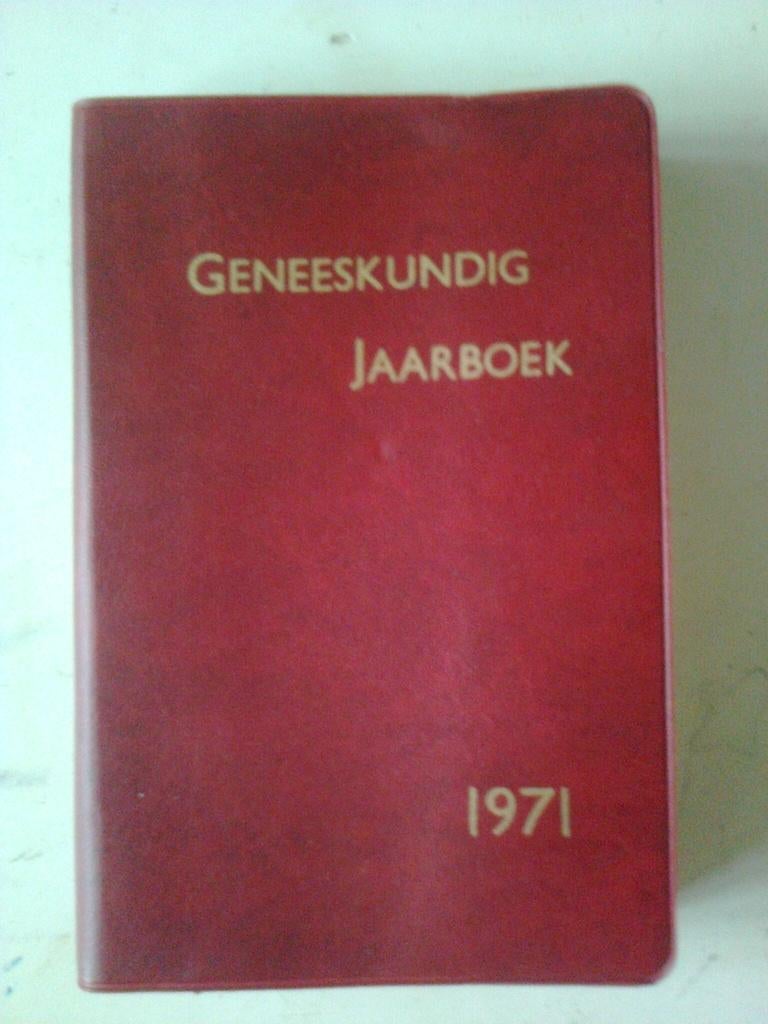 geneeskundig jaarboek 1971 16x11 h, Ophalen of Verzenden, Natuurwetenschap