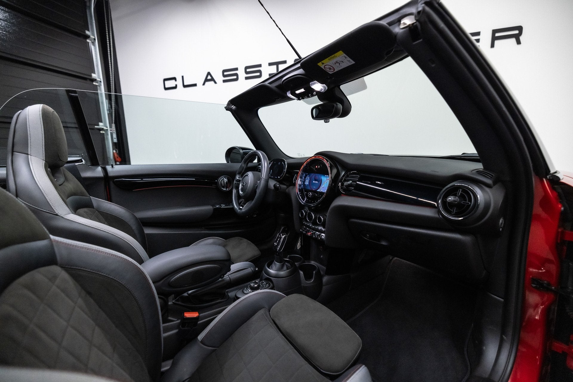 MINI Cabrio 1.5 Cooper John Cooper Works (bj 2022), Auto's, 136 pk, Gebruikt, Zwart, Cabriolet