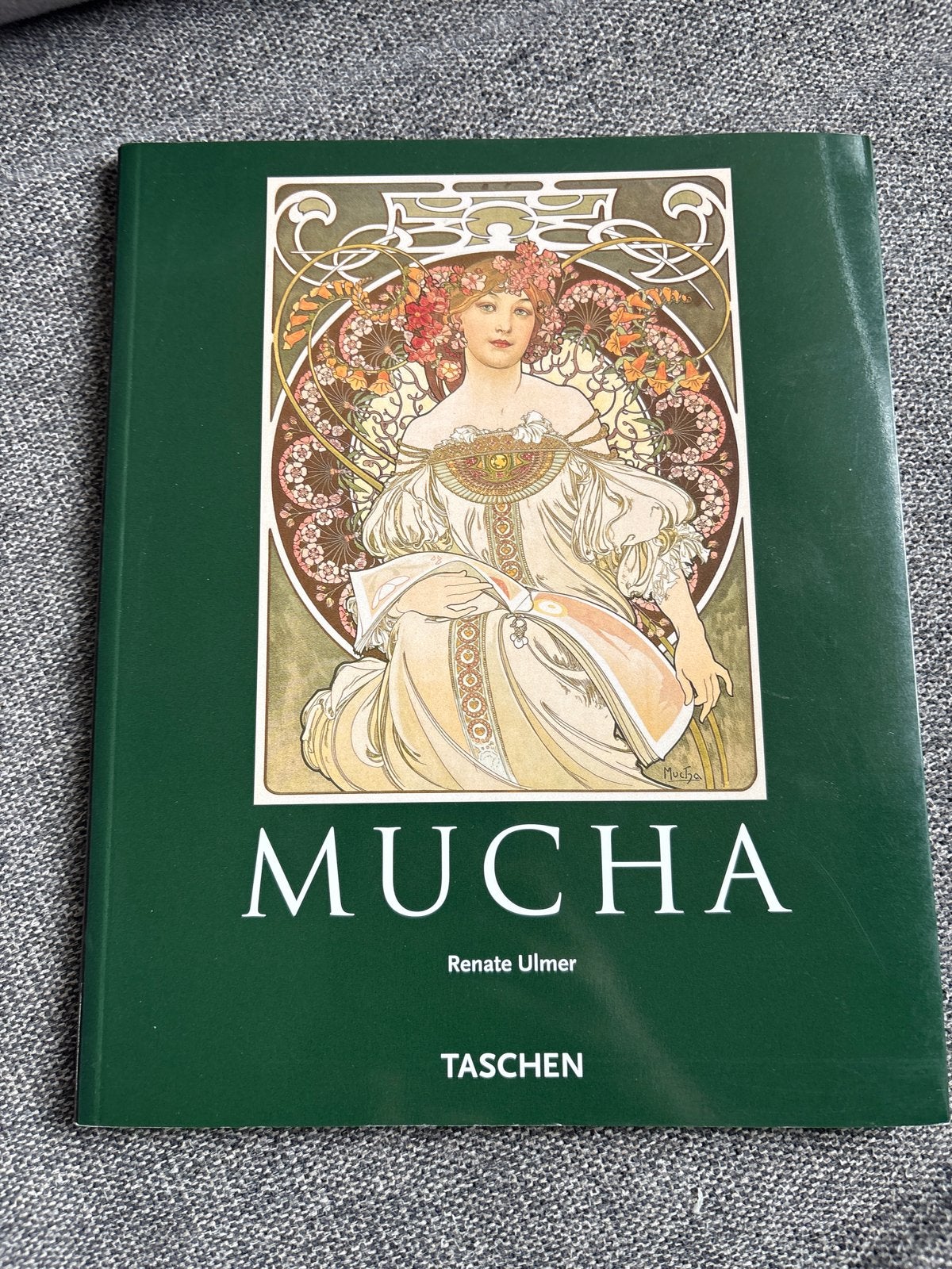 Mucha - Renate Ulmer (Taschen), Ophalen of Verzenden, Zo goed als nieuw, Overige onderwerpen