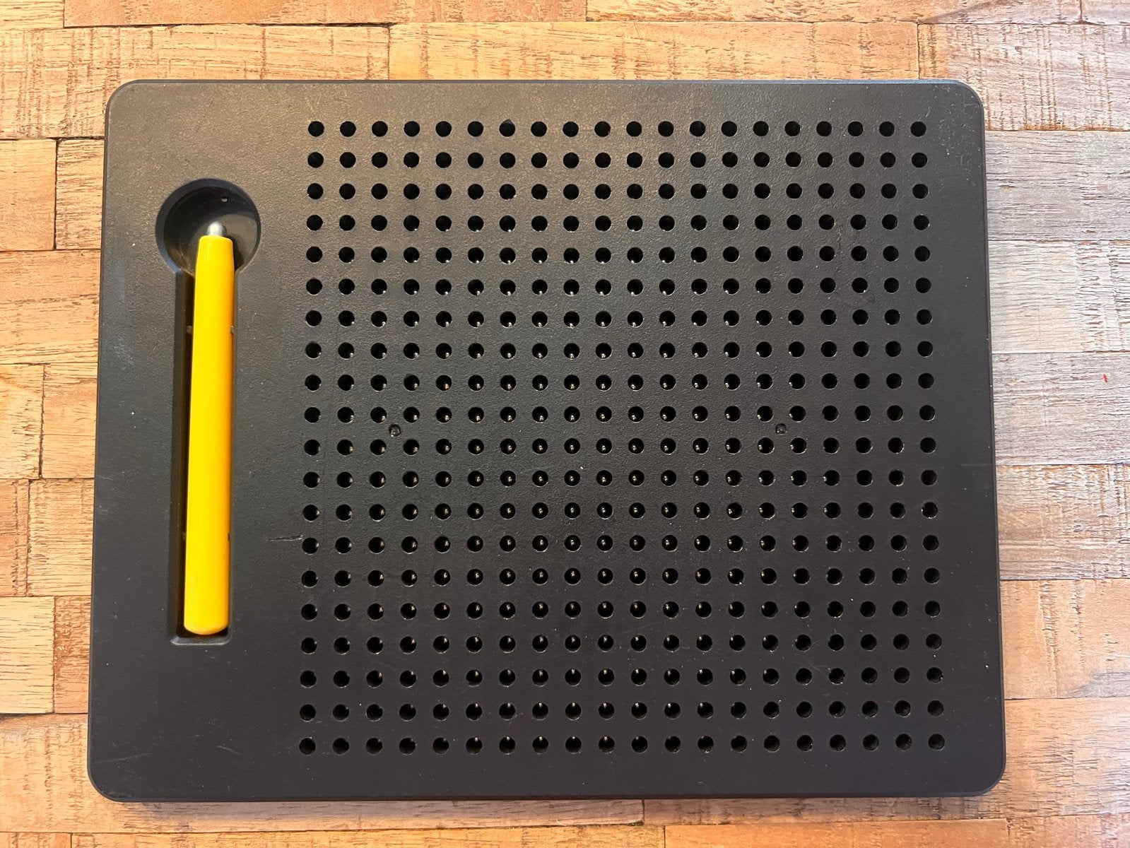 Magnetisch Tekenbord met 18 Plaatjes en Pen, Ophalen of Verzenden, Gebruikt