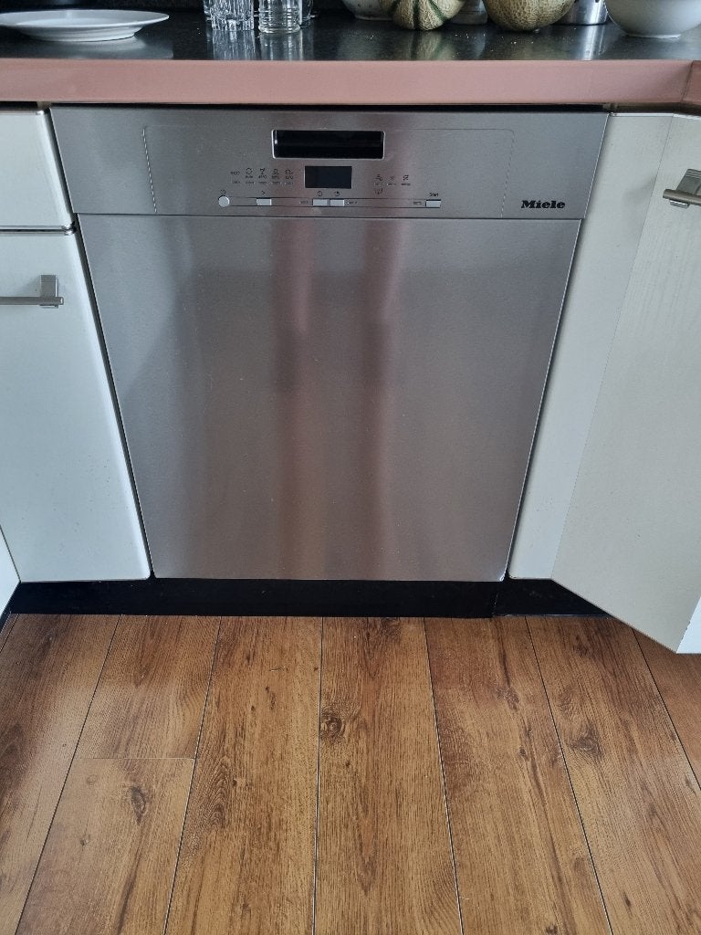 Miele vaatwasser G 5623 SCU CLST. 4 mnd jong. besteklade!!!, Ophalen, Minder dan 85 cm, Minder dan 10 liter, Energieklasse A of zuiniger