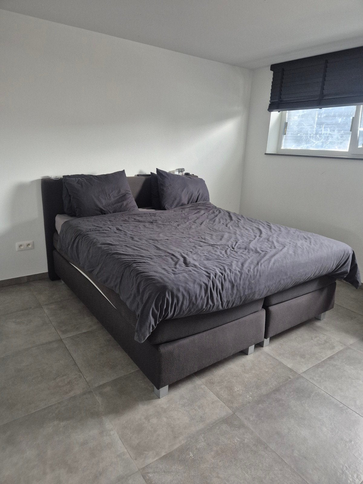 Tweepersoons boxspring met hoofdbord en matras, Zwart, Tweepersoons, Ophalen of Verzenden, Zo goed als nieuw