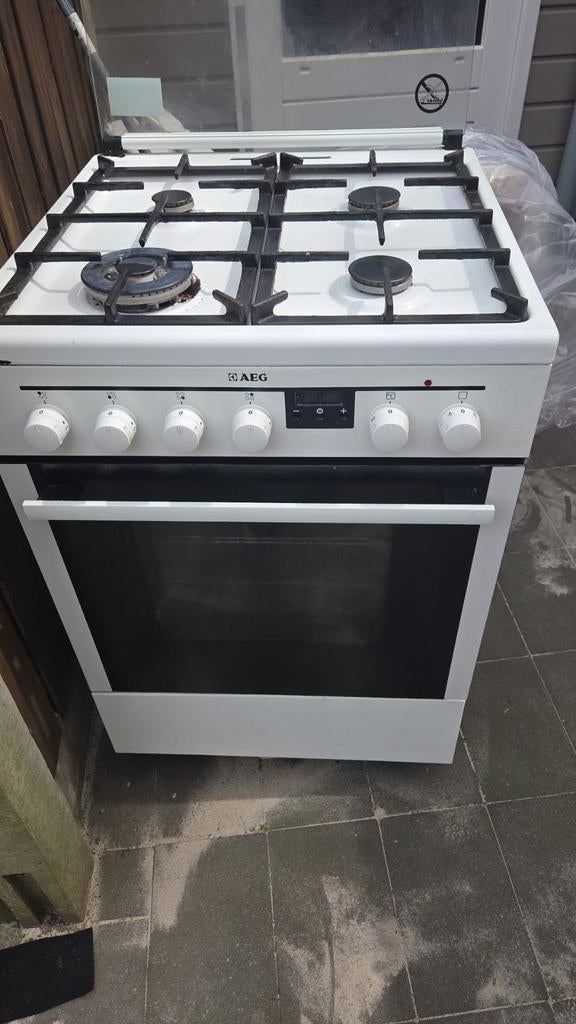AEG fornuis 47886GT-WN – werkt goed, maar gebruikt, Ophalen, Gebruikt, 60 cm of meer, 4 kookzones
