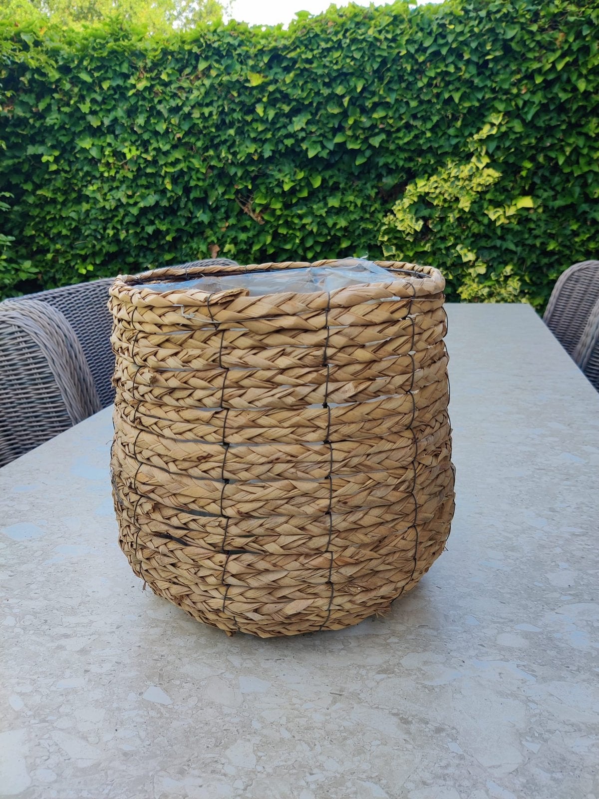 Rieten plantenpot/mand voor binnen en buiten, Ophalen, Gebruikt, Gevlochten, Rond