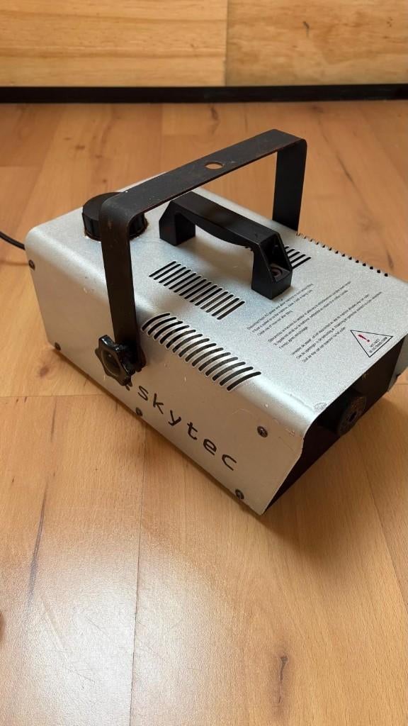 Skytec Rookmachine (incl. rookvloeistof), Muziek en Instrumenten, Licht en Laser, Gebruikt, Rookmachine, Ophalen