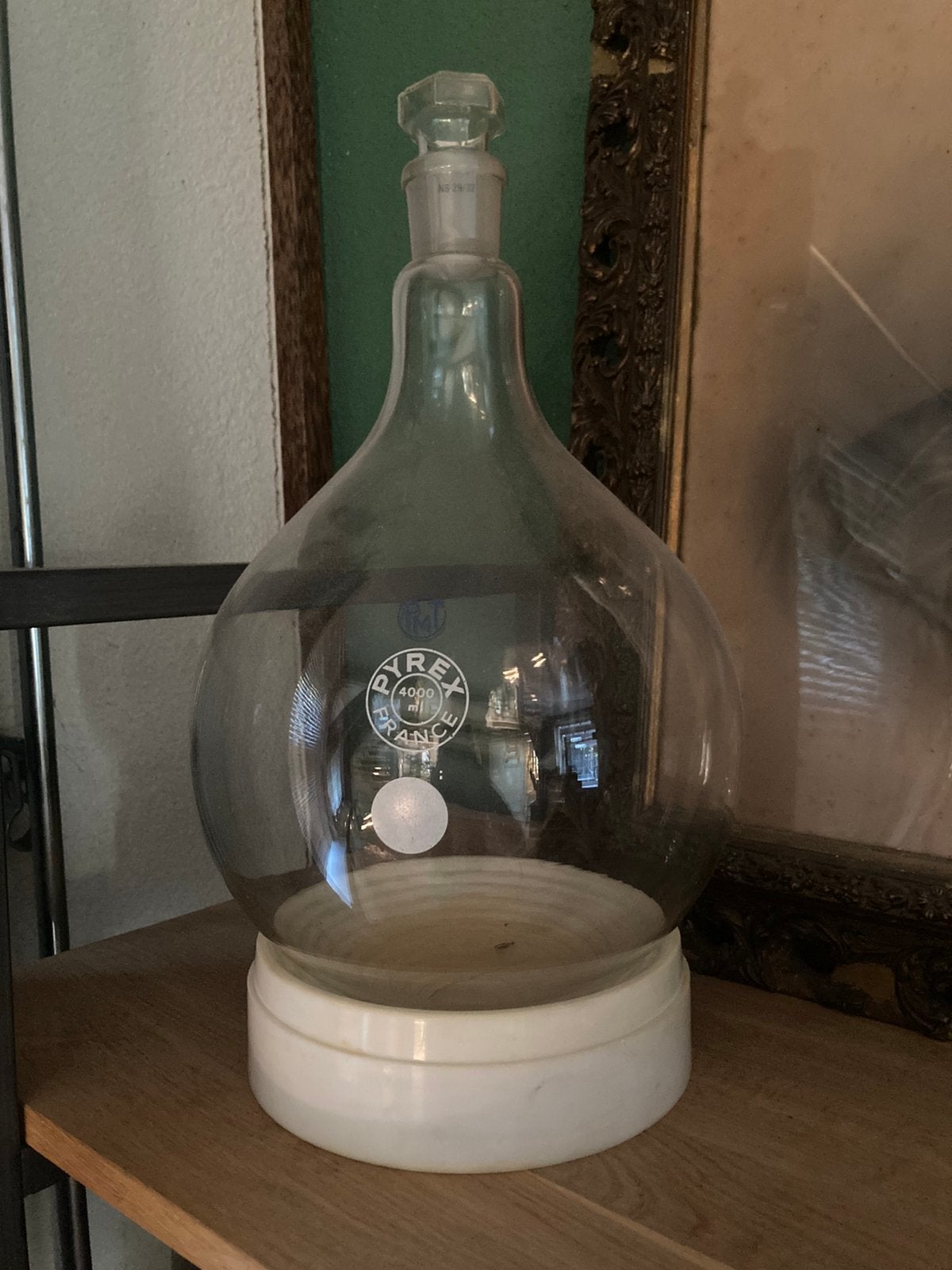 Laboratorium glas (halsbol), Ophalen