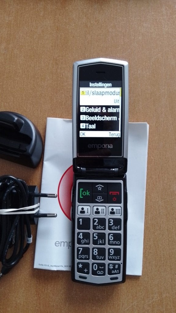 EMPORIA clik PLUS    V32-3G, Verzenden, Zwart, 3 tot 6 megapixel, Zo goed als nieuw