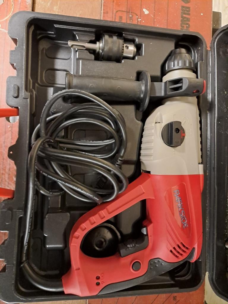 Gloednieuwe Boormachine - Kloppen en Boren, Doe-het-zelf en Verbouw, Gereedschap | Boormachines, Boormachine, 600 watt of meer