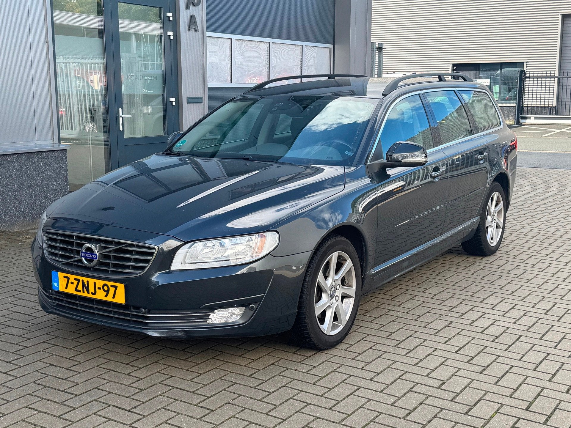 Volvo V70 2.0 D4 Nordic+, Voorwielaandrijving, 4 cilinders, 750 kg, Lichtsensor