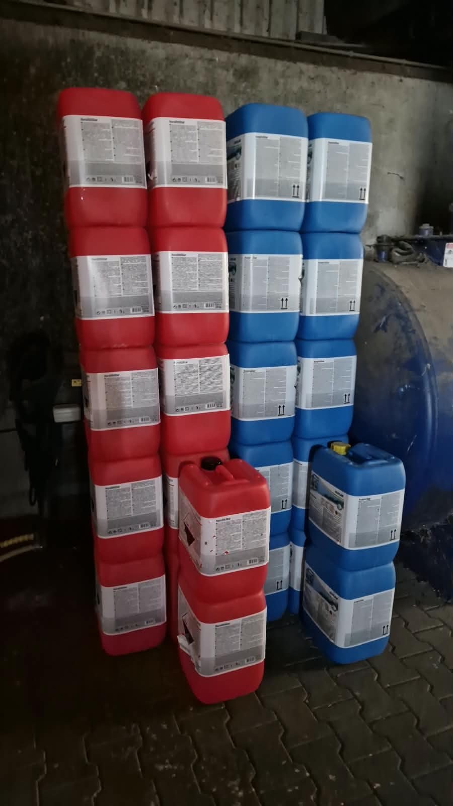 Jerrycan 25 liter, Minder dan 75 liter, Ophalen, Zo goed als nieuw, Kunststof