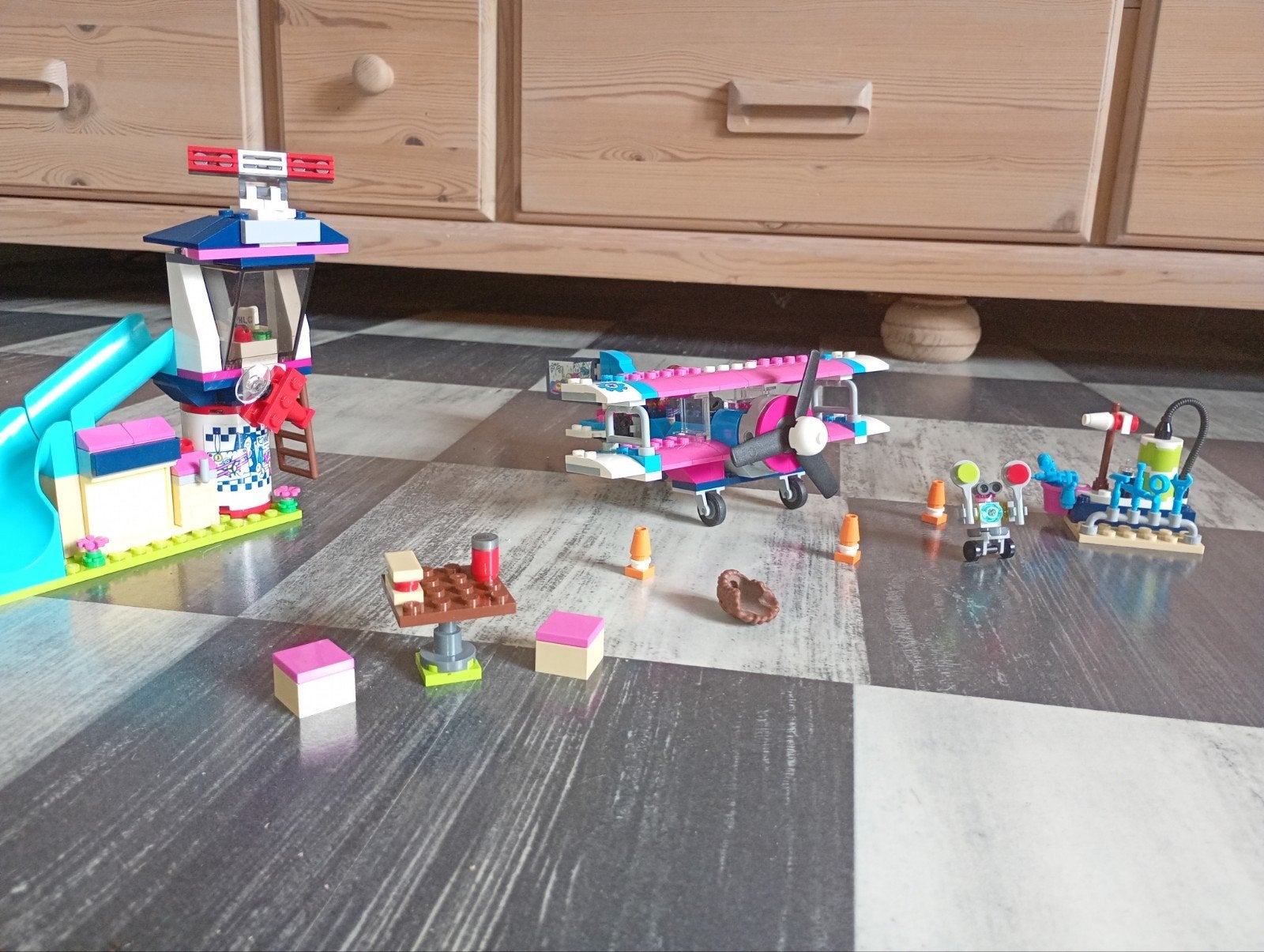 Lego Friends Vliegshow met vliegtuig en toren 41343, Ophalen of Verzenden
