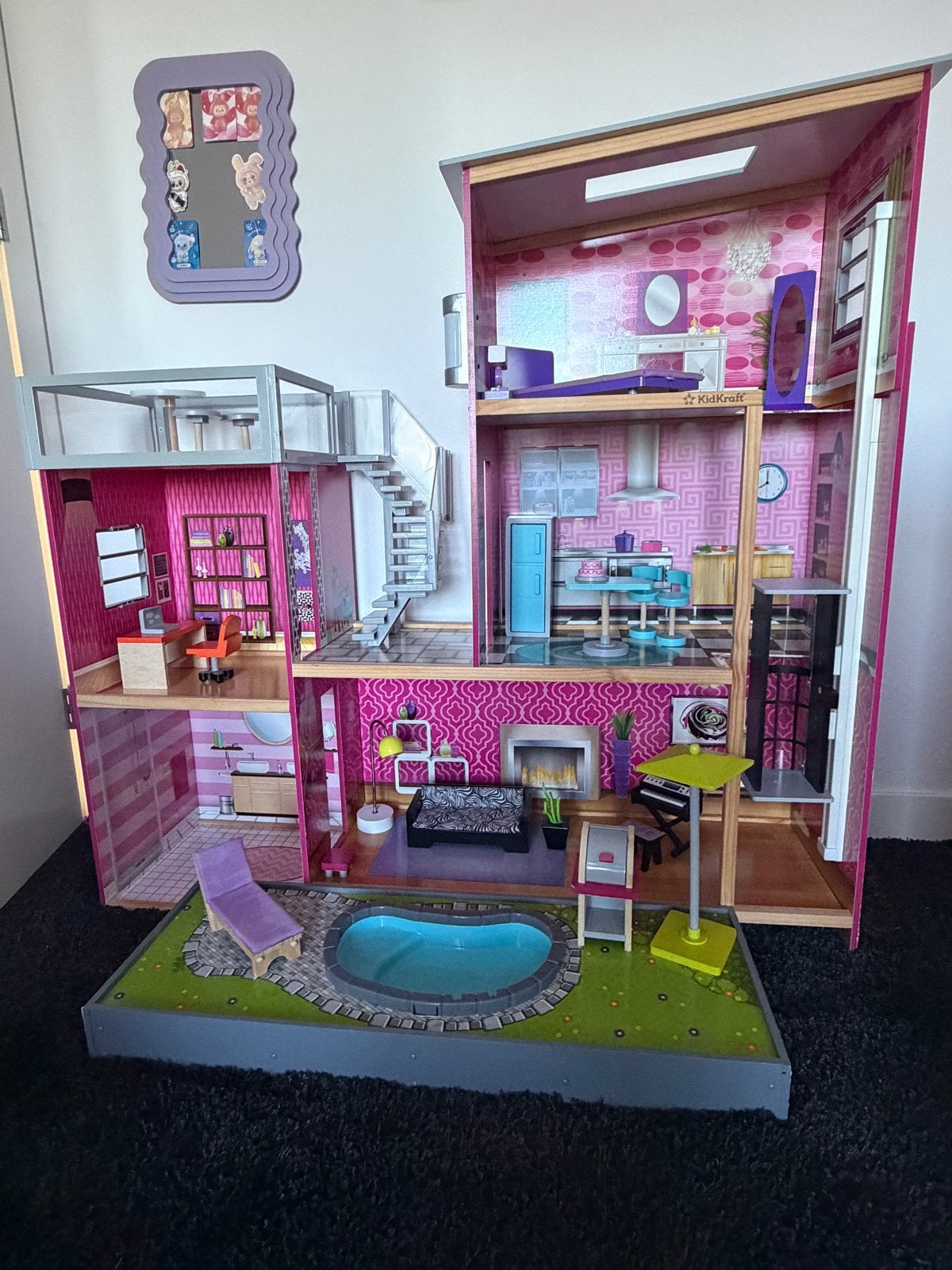 Kidkraft Poppenhuis met Zwembad en Accessoires - Zeer Netjes