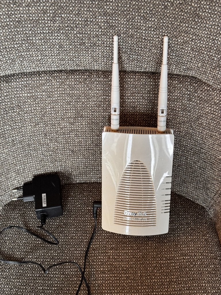 Draytek Vigor 2120m-plus, Computers en Software, Ophalen of Verzenden, Gebruikt, Router met modem, DrayTek Vigor