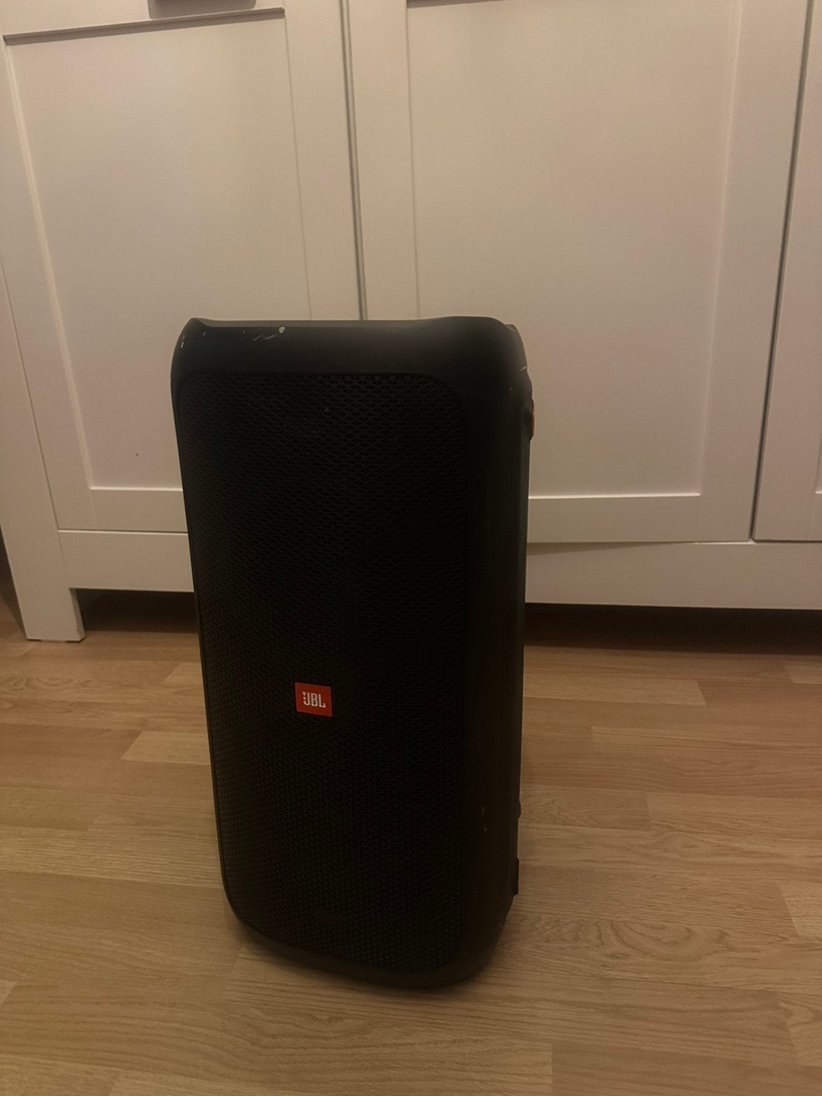 JBL Partybox 100, JBL, Ophalen of Verzenden, Zo goed als nieuw, 120 watt of meer