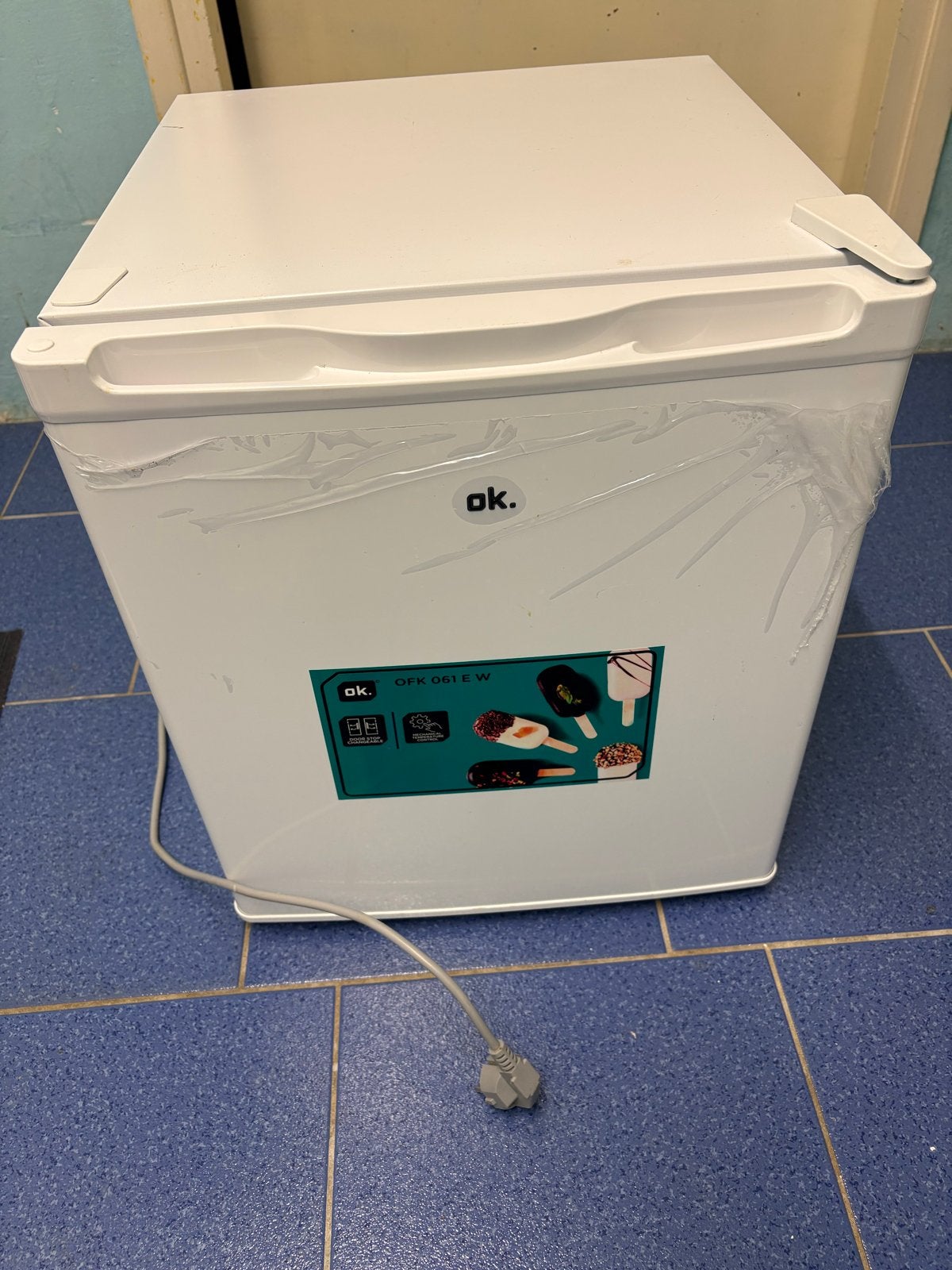 OK. OFK 061 E W Mini Koelkast met Vriesvak, Minder dan 85 cm, Ophalen of Verzenden, 45 tot 60 cm, Met vriesvak