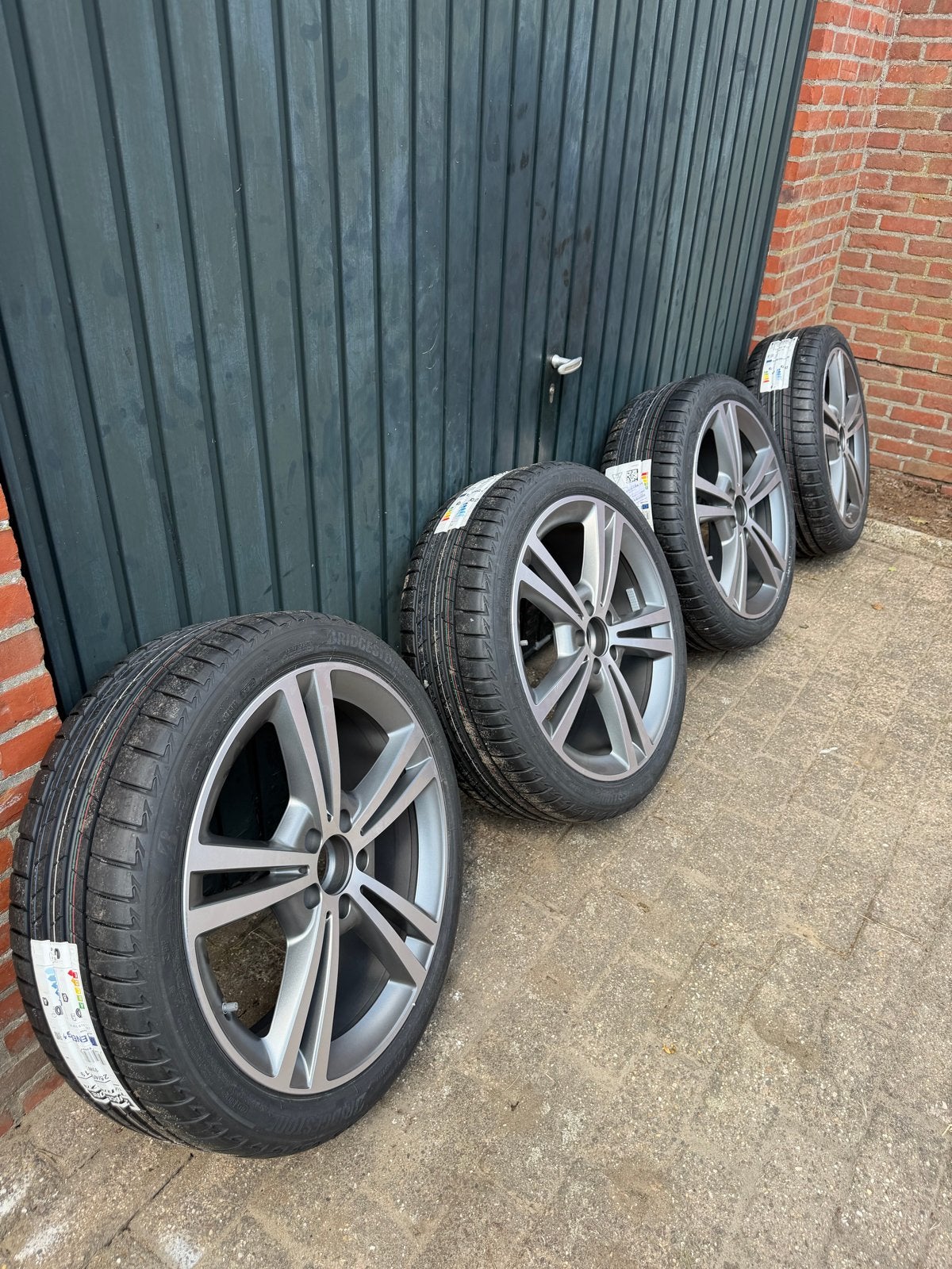 Originele Mercedes 19 inch velgen + 225/40 R19 W177 X188, Banden en Velgen, Nieuw, Personenwagen, Ophalen