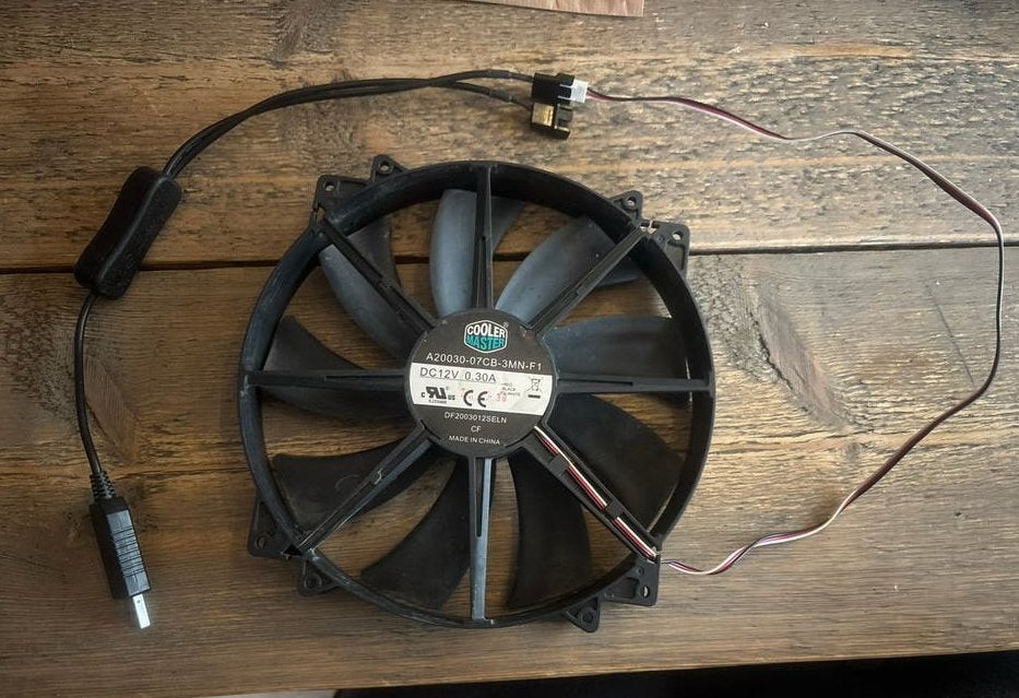 Cooler Master 200mm PC case fan-A20030-07CB-3MN-F1-12V 0.30A, Ophalen of Verzenden, Zo goed als nieuw
