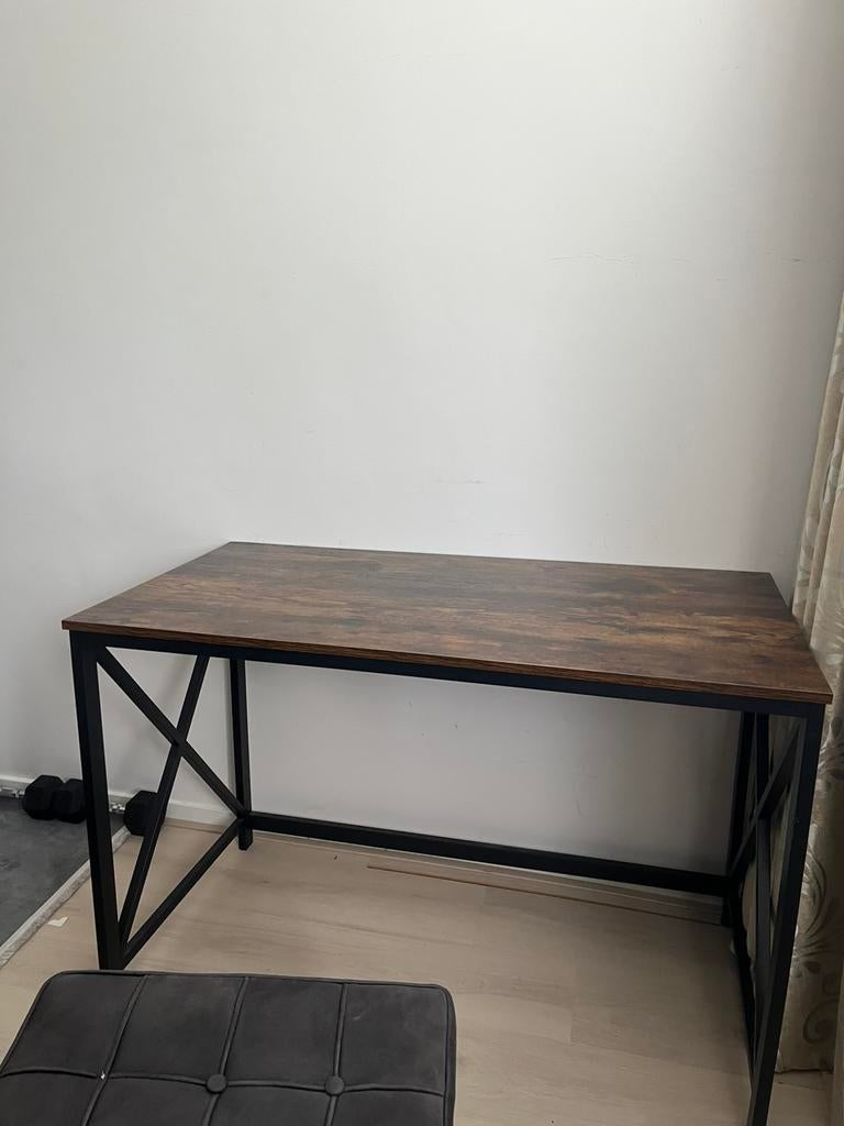 Donkerbruin houten bureau., Huis en Inrichting, Tafels | Sidetables, Ophalen of Verzenden, Zo goed als nieuw, 25 tot 50 cm, Rechthoekig
