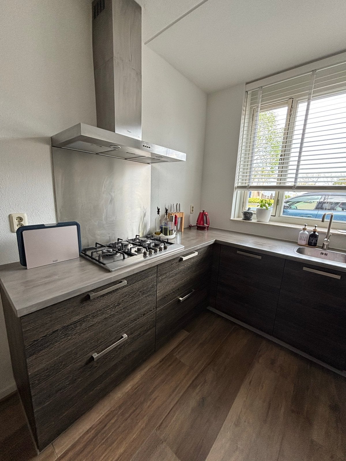 Moderne keuken met gasfornuis en afzuigkap, Ophalen, 60 cm of meer, 4 kookzones, Zo goed als nieuw