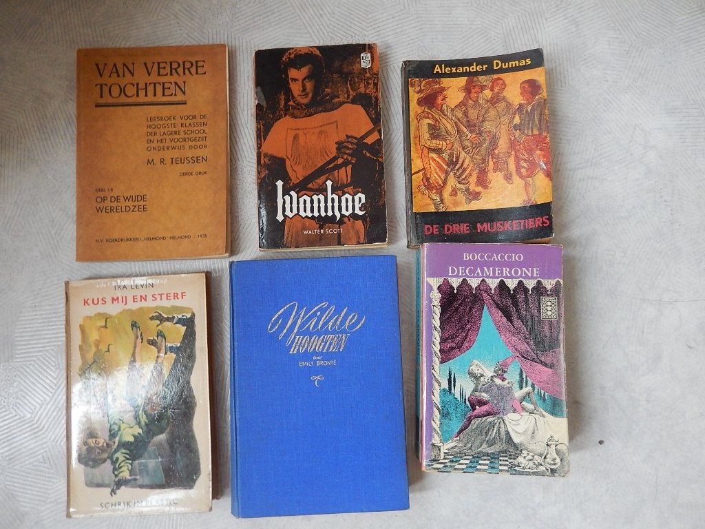 De Drie Musketiers Dumas Ivanhoe Scott Decamerone Boccaccio, Gelezen, Europa overig, Ophalen of Verzenden, Dumas W Scott Boccaccio Teijssen