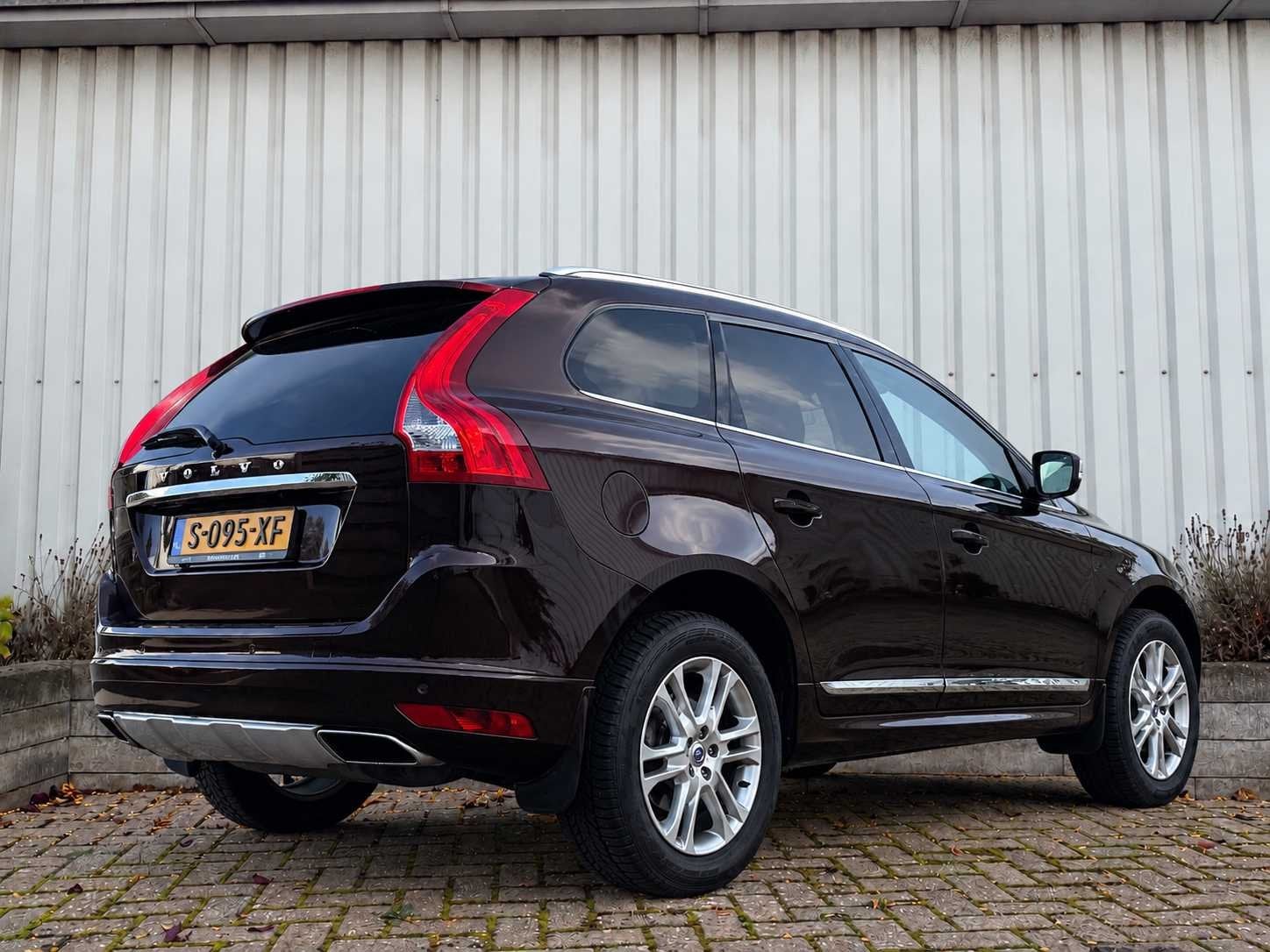 Volvo - 2013 - XC60 - 3.0 T6 R-Design - Personenauto, Auto's, Euro 5, Gebruikt, XC60, 102 €/maand
