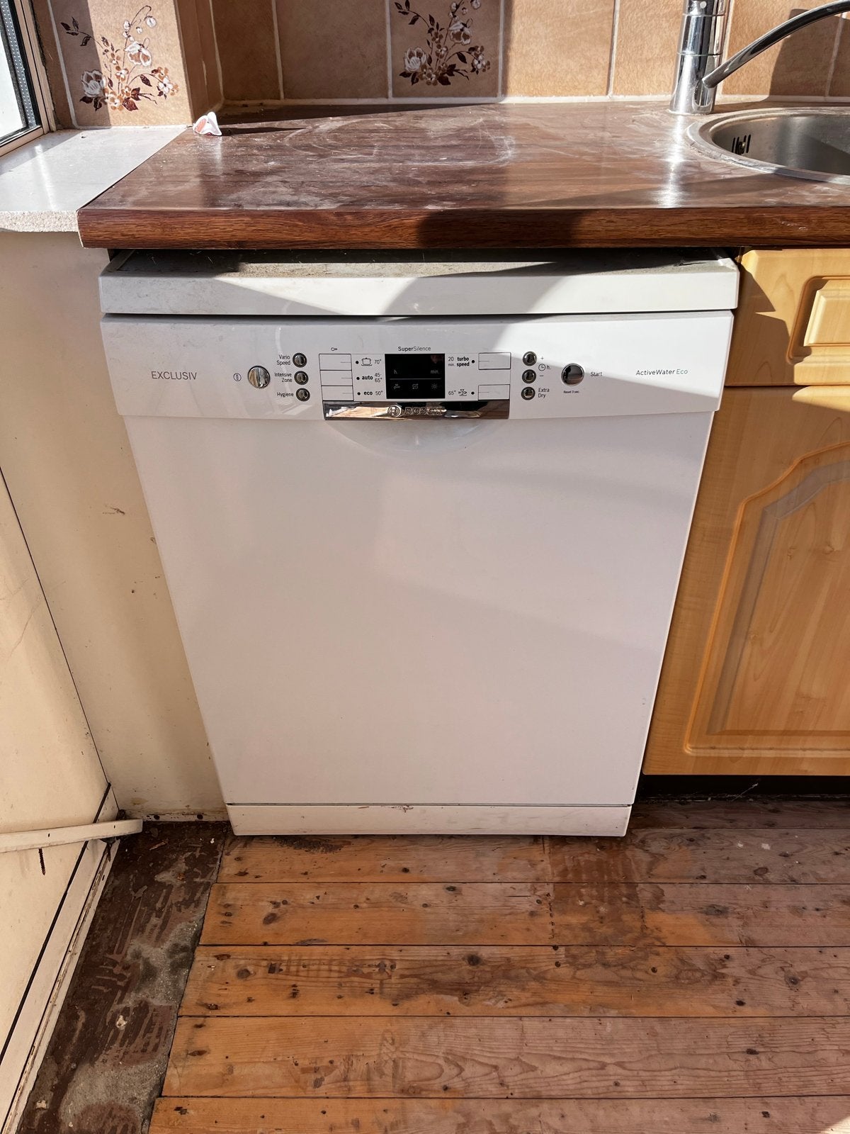 Foto 3 van Complete keuken incl Bosch vaatwasser en Zanussi koel/vries