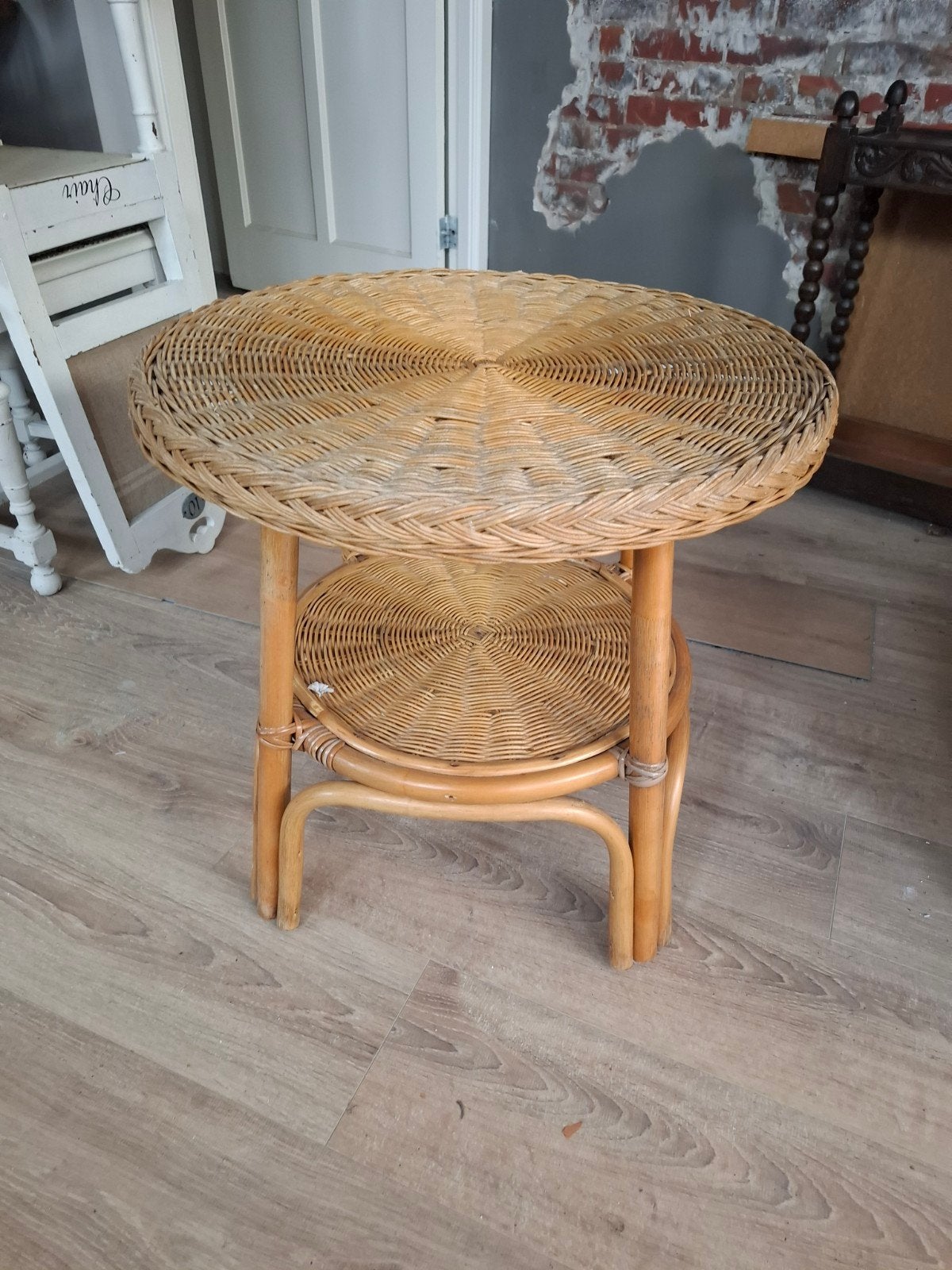 Vintage rotan bijzettafel met twee niveaus, Overige materialen, Minder dan 55 cm, Gebruikt, Vintage, Bohemian, Retro