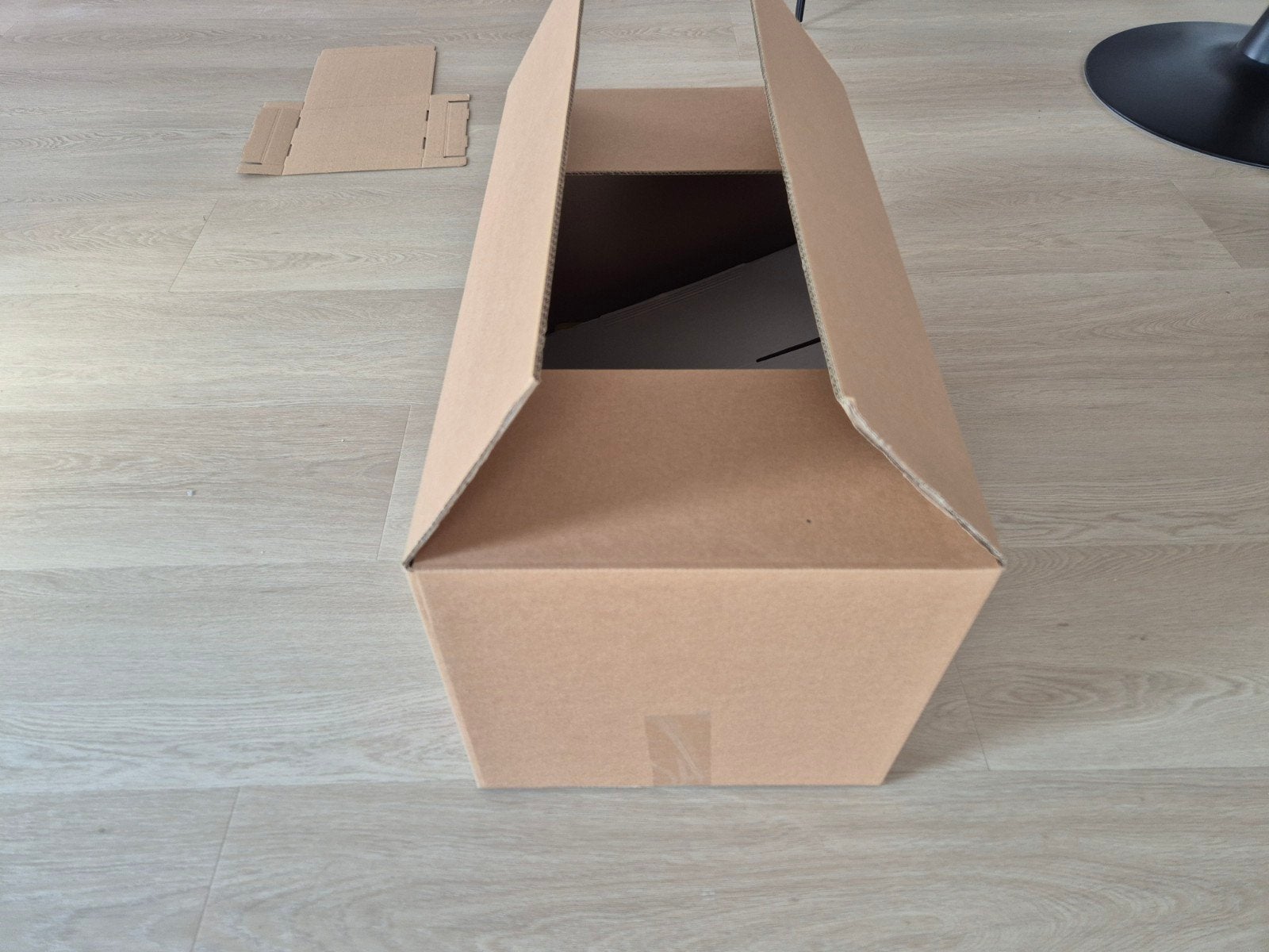 200 Stevige kartonnen dozen - 61x35x33 cm, Ophalen, Doos, Plateellaan 579, Opvouwbaar