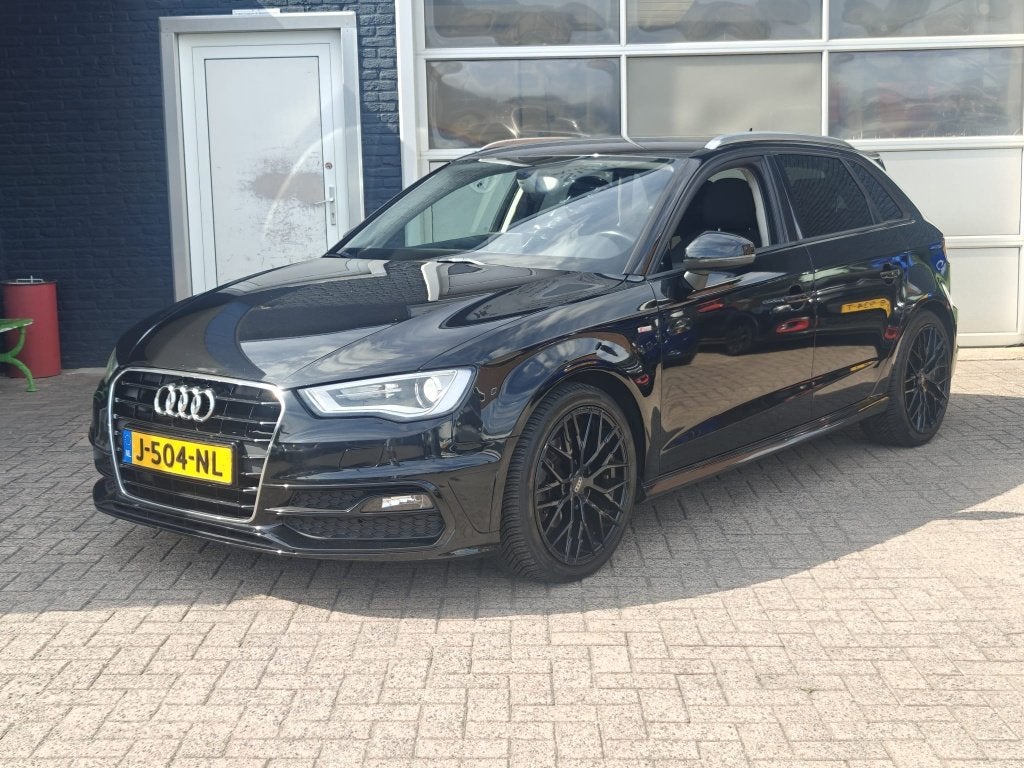 Audi A3 Sportback 1.4 TFSI Attr. PL+ (bj 2014), Auto's, Euro 5, Gebruikt, Zwart, 650 kg