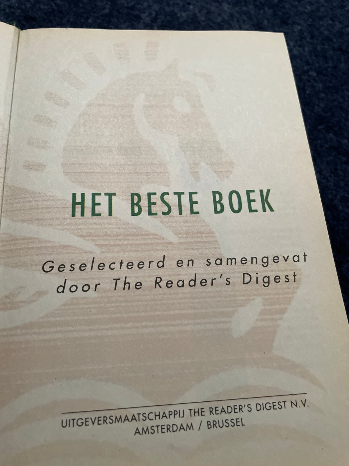Het Beste Boek - Reader's Digest - Onder Valse Vlag, Ophalen of Verzenden, Gelezen, Nederland
