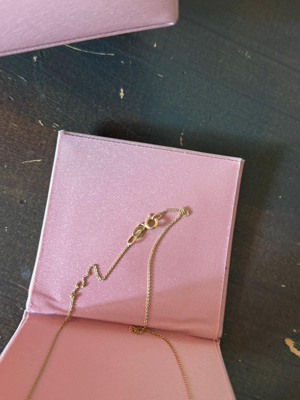 Vedder & Vedder initial ketting 9k goud letter M, Ophalen, Zo goed als nieuw, Goud, Goud