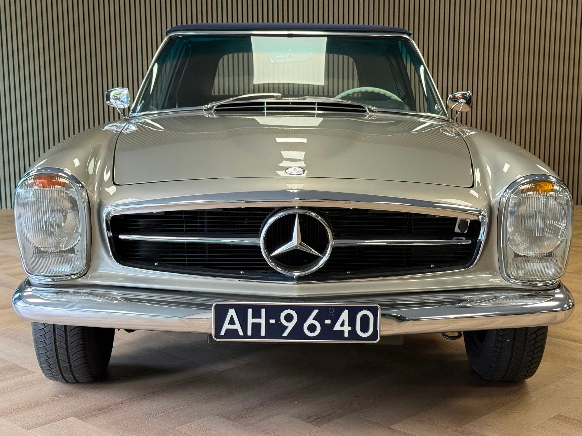 Mercedes-Benz 230 SL Cabriolet / 1964 Pagode (W113), Auto's, 1355 kg, Achterwielaandrijving, Leder, Handgeschakeld