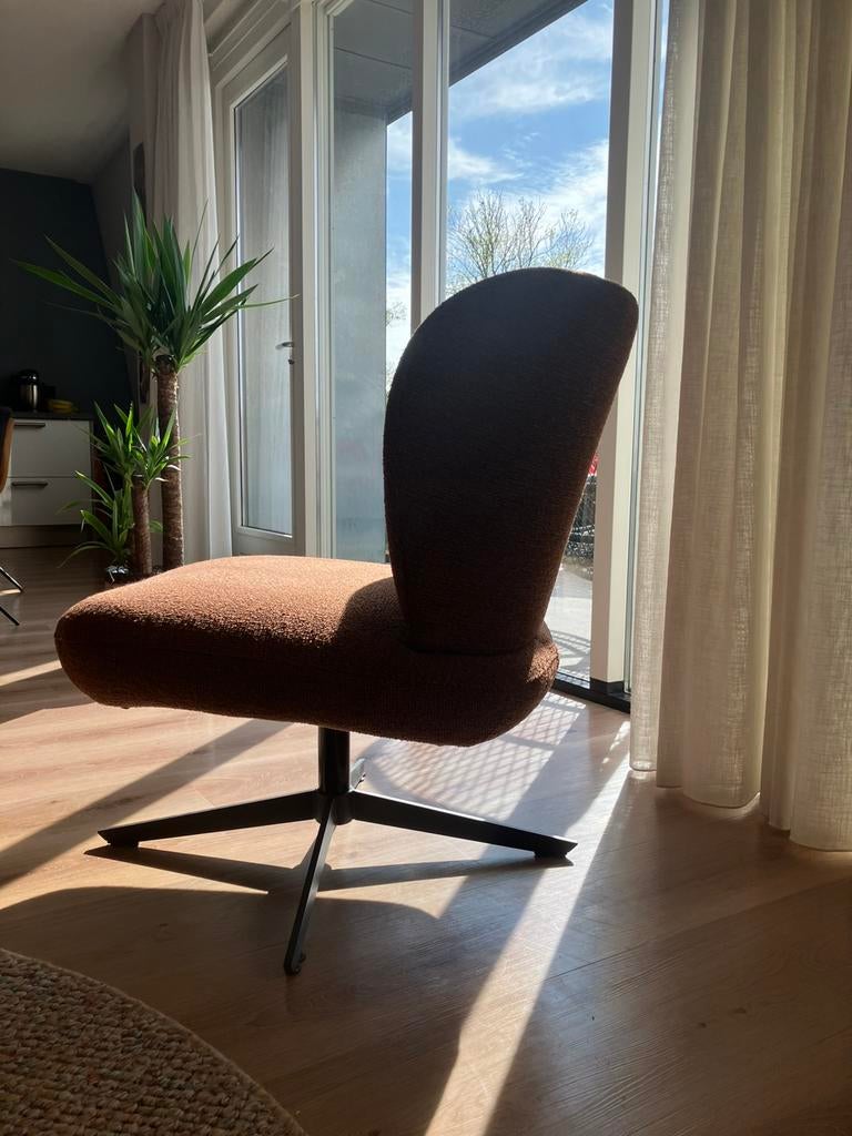 Fauteuil met metalen zwart draai onderstel, Huis en Inrichting, Stoelen, Ophalen, Overige kleuren, Zo goed als nieuw, Eigentijds