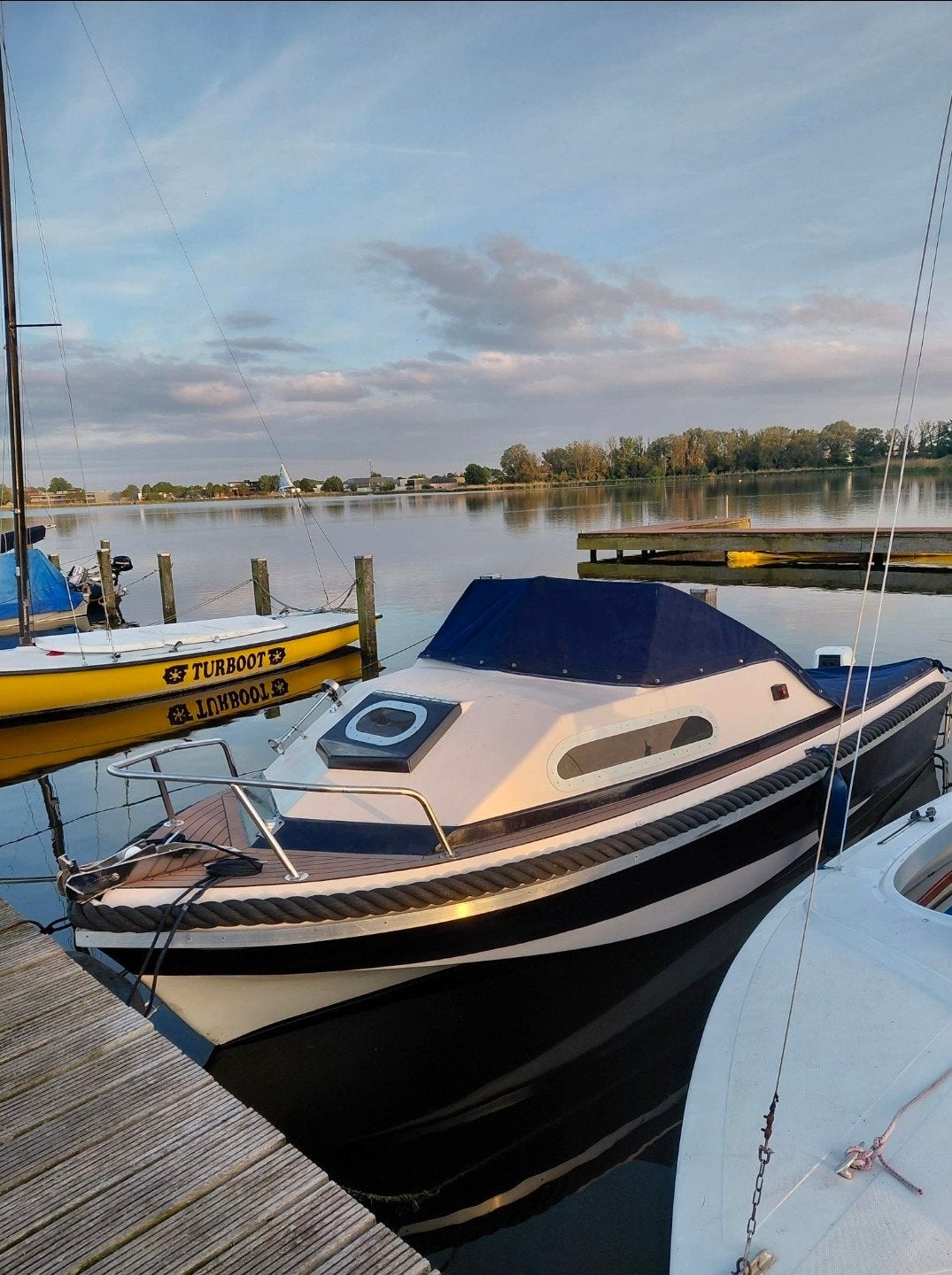 Gave nette kajuitboot  compleet met trailer!, Watersport en Boten, Kajuitboot, Trailer, Shetland, Benzine