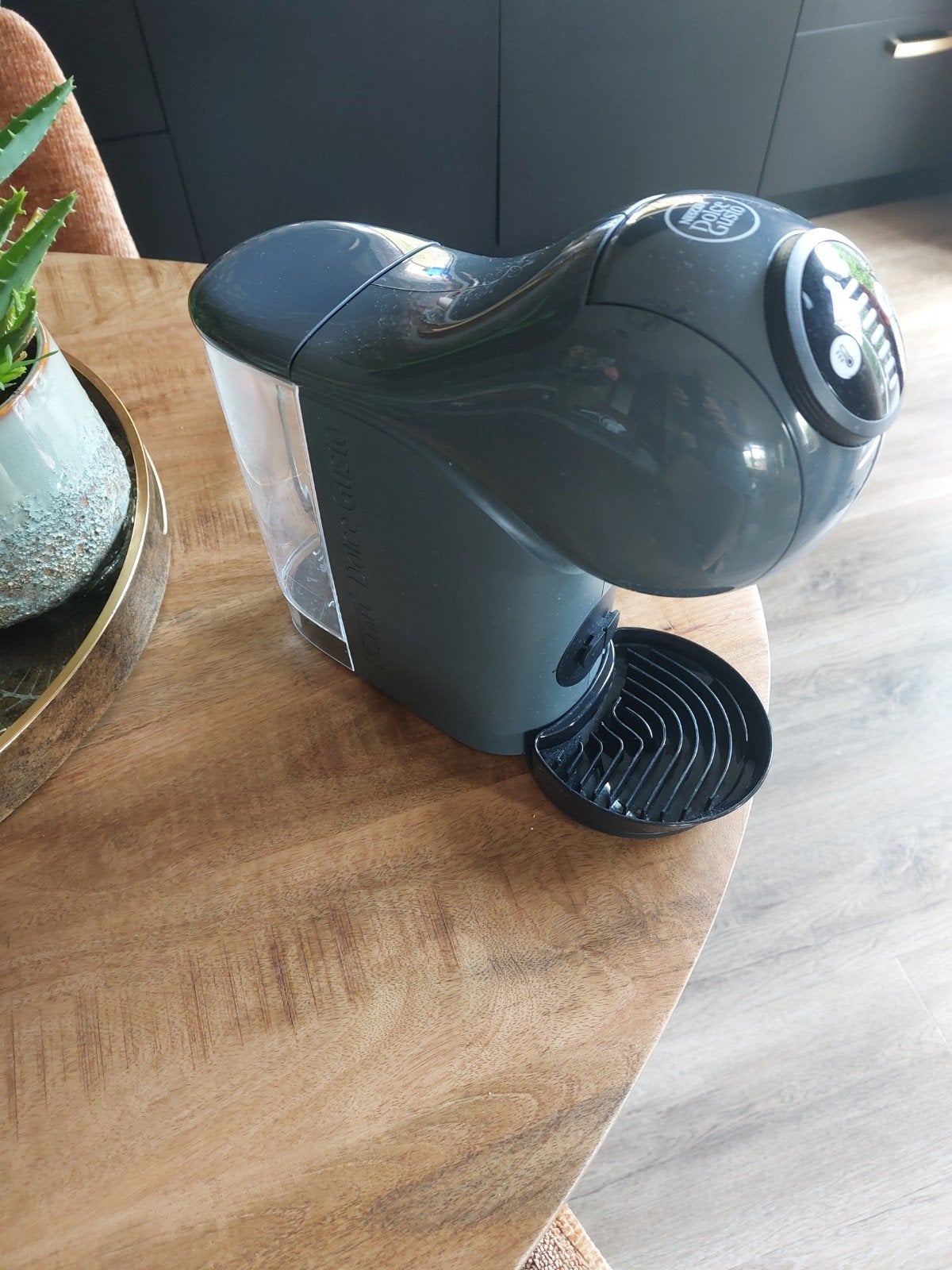 Tekoop Dolce custo Genio grijs, Ophalen of Verzenden, Zo goed als nieuw, Koffiemachine, Koffiepads en cups