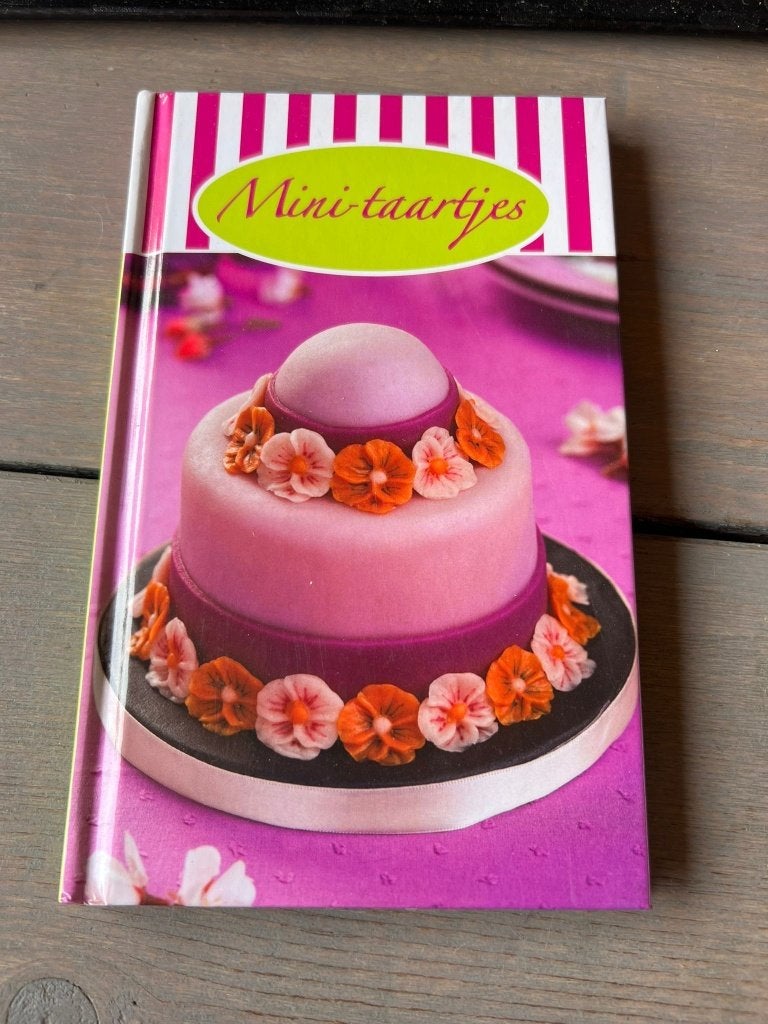 Mini taartjes bakboek creatieve desserts, Boeken, Kookboeken, Onbekend, Verzenden, Zo goed als nieuw, Taart, Gebak en Desserts