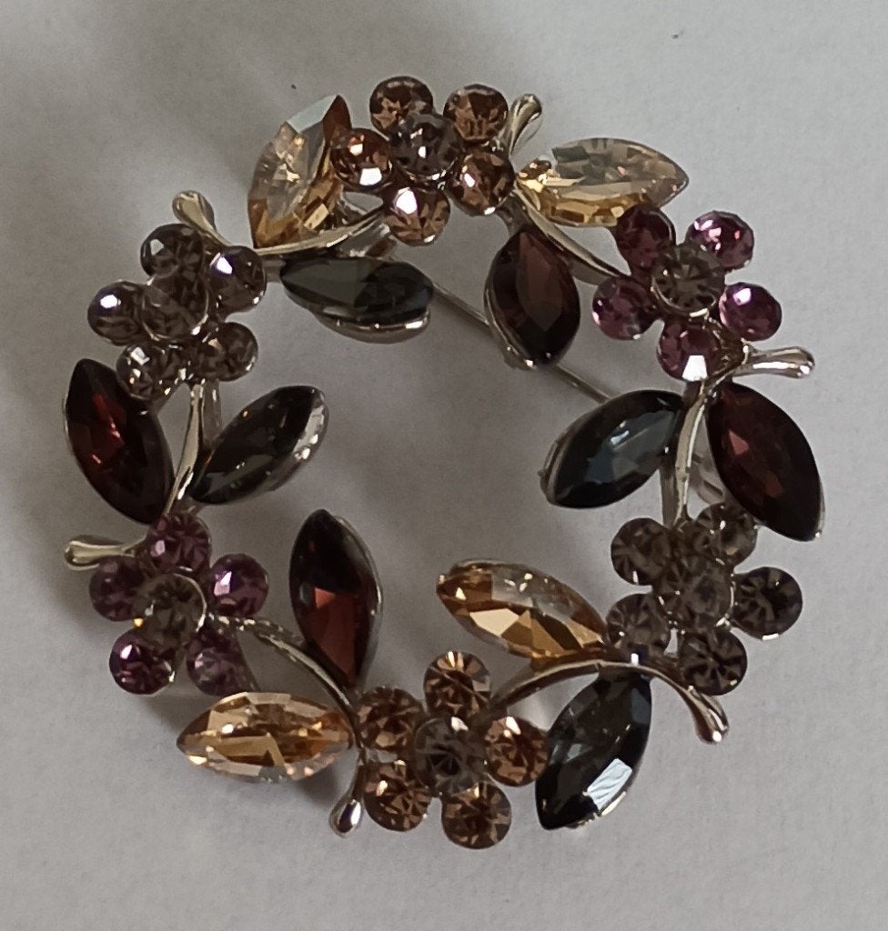 Bloemenkrans broche, Overige materialen, Overige kleuren, Minder dan 4 cm, Nieuw