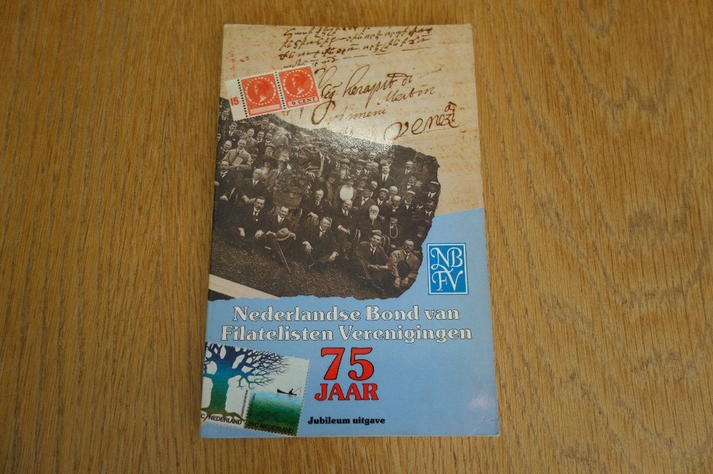 Boek 75 jaar Filatelisten postzegels, Ophalen of Verzenden, Boek of Tijdschrift